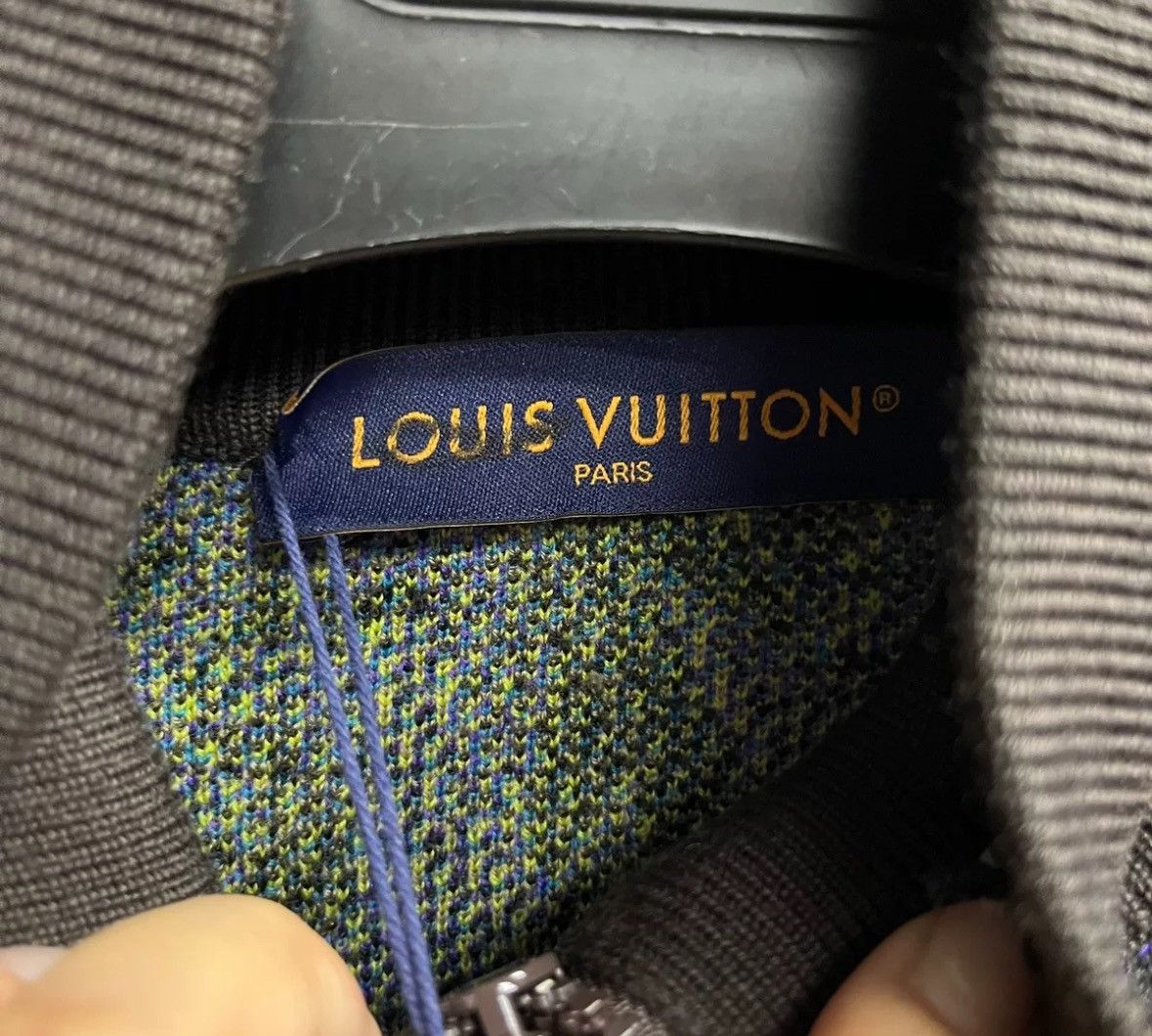 Louis Vuitton Louis Vuitton's latest black zipper long sleeved jacket Size US XS / EU 42 / 0 - 3 Thumbnail