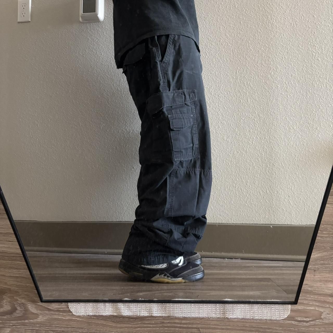 Vintage Crazy Vintage Y2K/2000s Baggy Black Workwear Streetwear Skater Cargo Pants! 42x30 Size US 42 / EU 58 - 2 Thumbnail