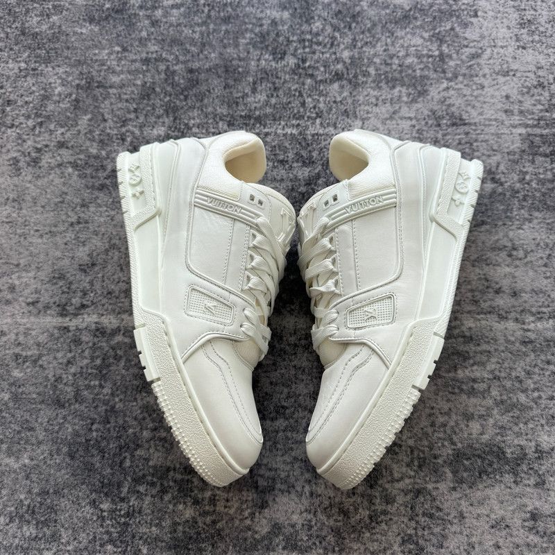 Louis Vuitton Louis Vuitton Low Top Trainer Sneakers for Men -2508 Size US 9.5 / EU 42-43 - 7 Thumbnail