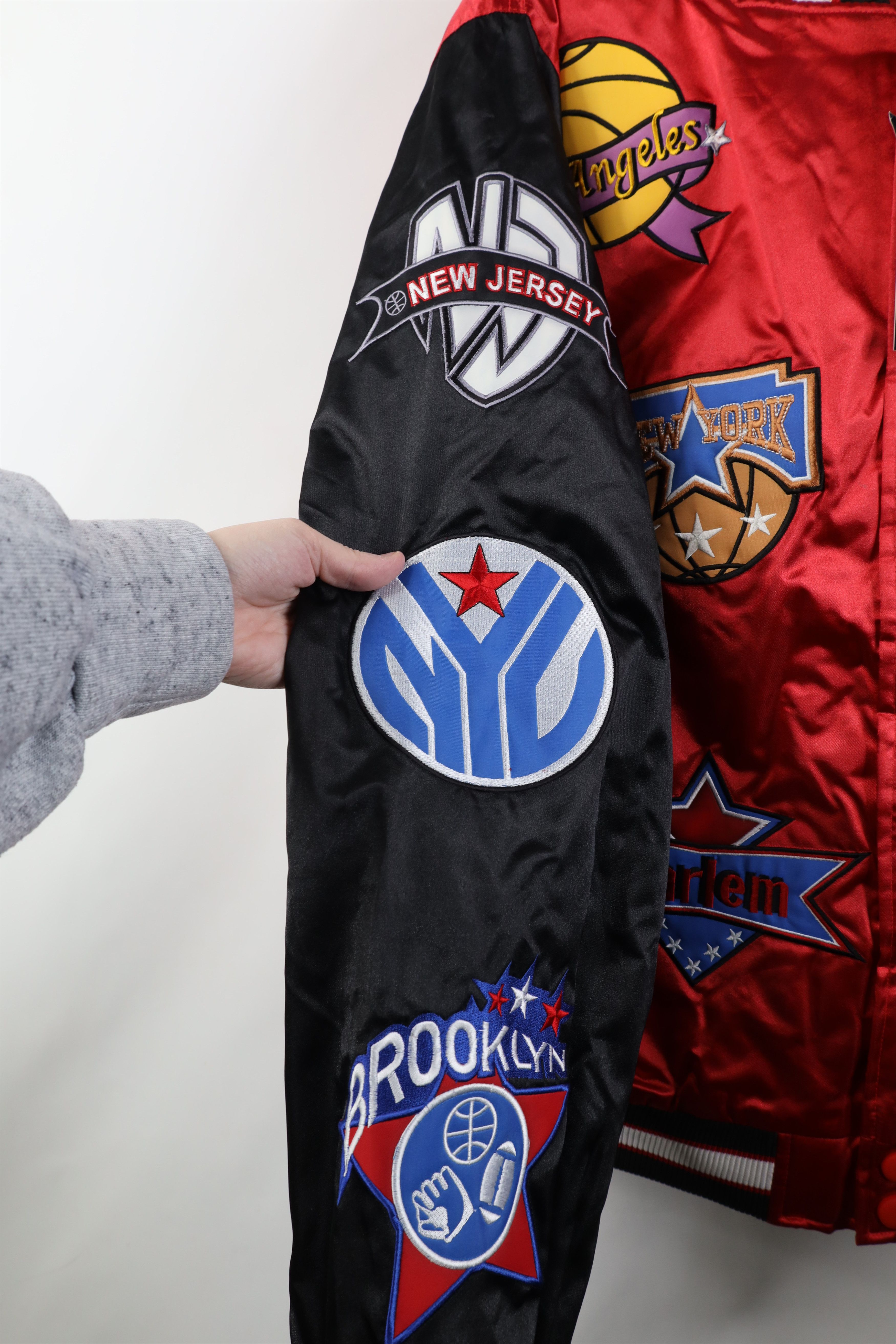 Vintage Deadstock Vintage 90s Quilted Satin Bomber Jacket Red Size US XXL / EU 58 / 5 - 10 Thumbnail