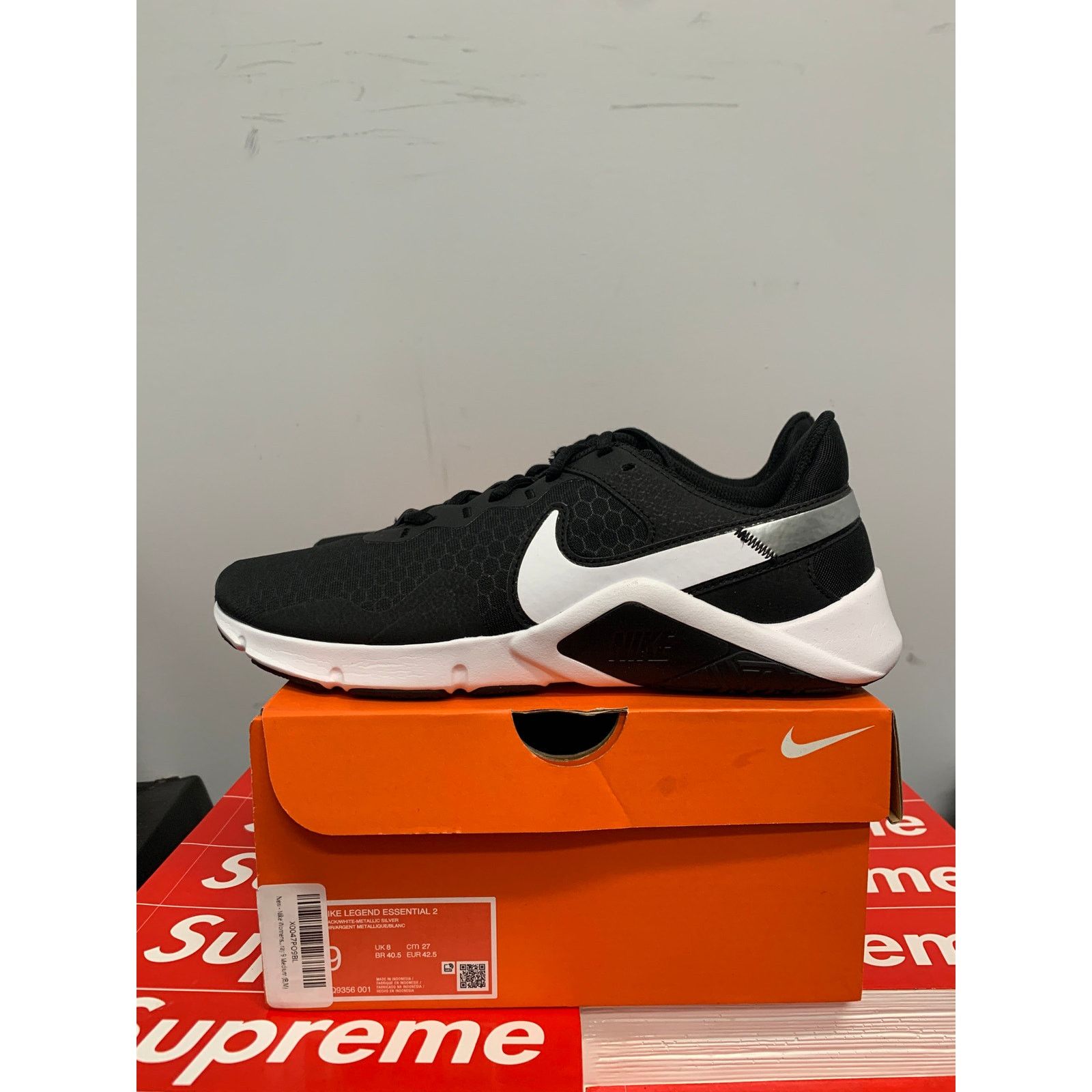 Nike Nike Legend Essential 2 Black White Q9356-001 Mens Size 9 Size US 9 / EU 42 - 4 Thumbnail