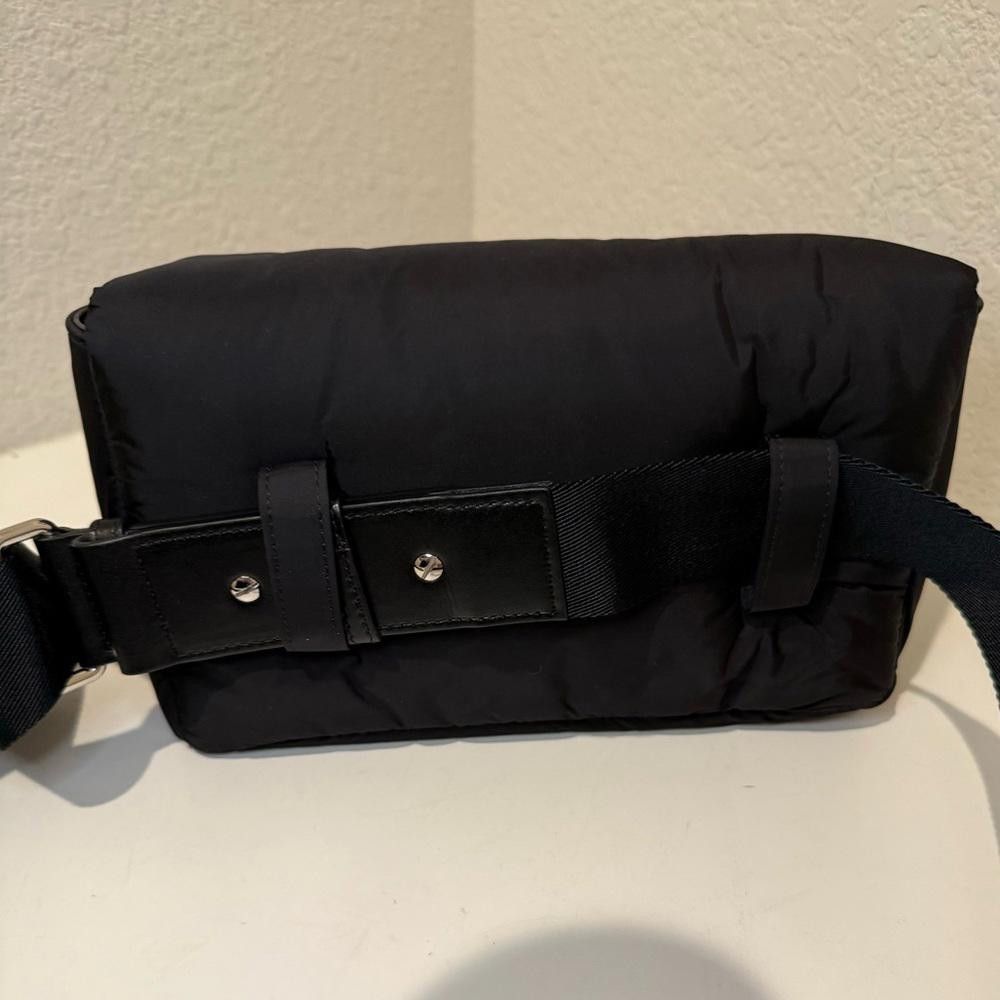 Alexander McQueen Alexander McQueen The Puffy Knuckle Skull Black Belt Bag Size ONE SIZE - 6 Thumbnail
