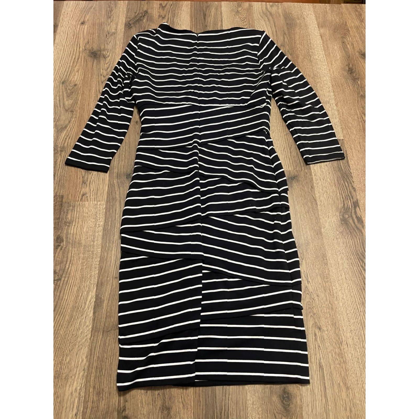 White House Black Market White House Black Market Dress Women's Size 8 Black Striped V-Neck Size M / US 6-8 / IT 42-44 - 2 Thumbnail