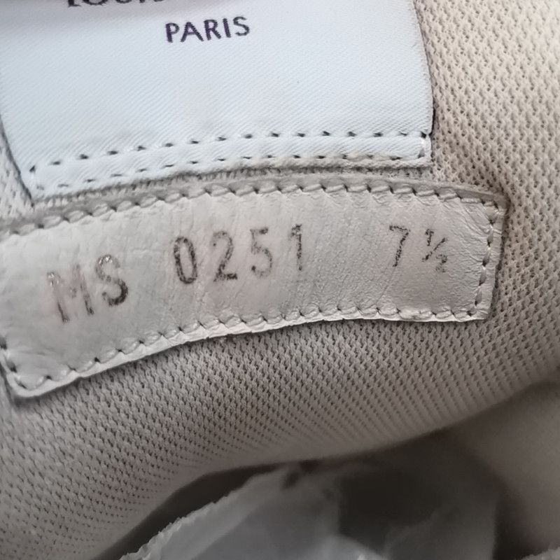 Louis Vuitton Louis Vuitton Stylish Trainer Sneakers for Men - Size US 8 / EU 41 - 5 Thumbnail