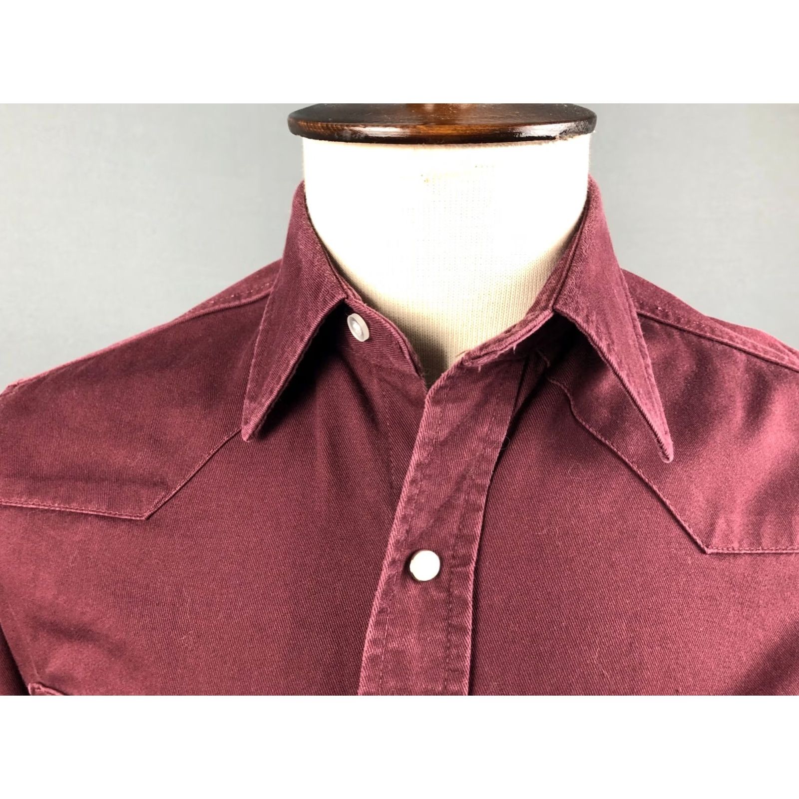 Wrangler Wrangler Men's Western Snap Shirt Burgundy Cotton Twill 15x34 Slim Regular Collar/Chest Pockets Snap Closure Casual Classic Mens Size US M / EU 48-50 / 2 - 6 Thumbnail