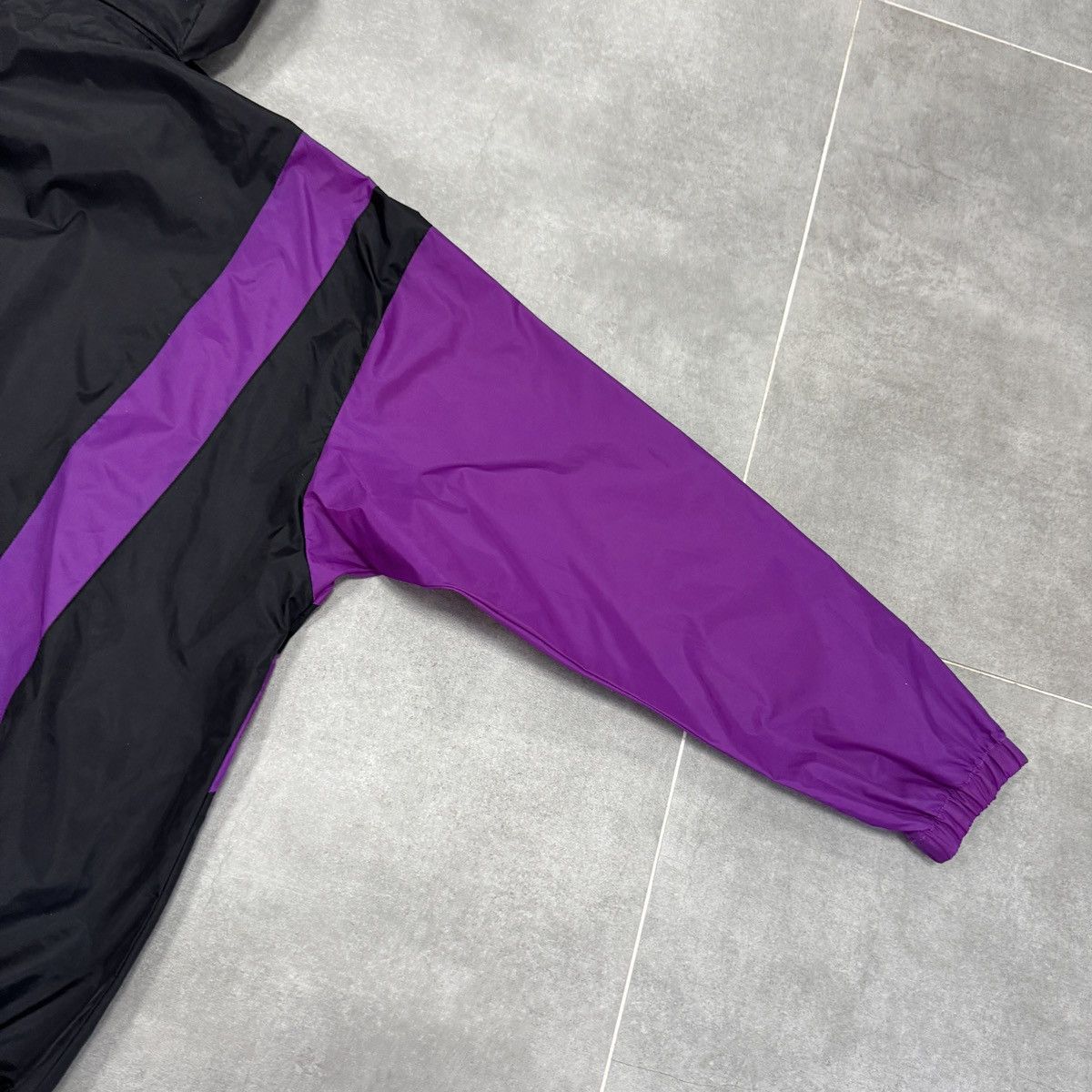 Puma Vintage Puma Big Logo Nylon Windbreaker Jacket 80s 90s Men Size US L / EU 52-54 / 3 - 19 Thumbnail