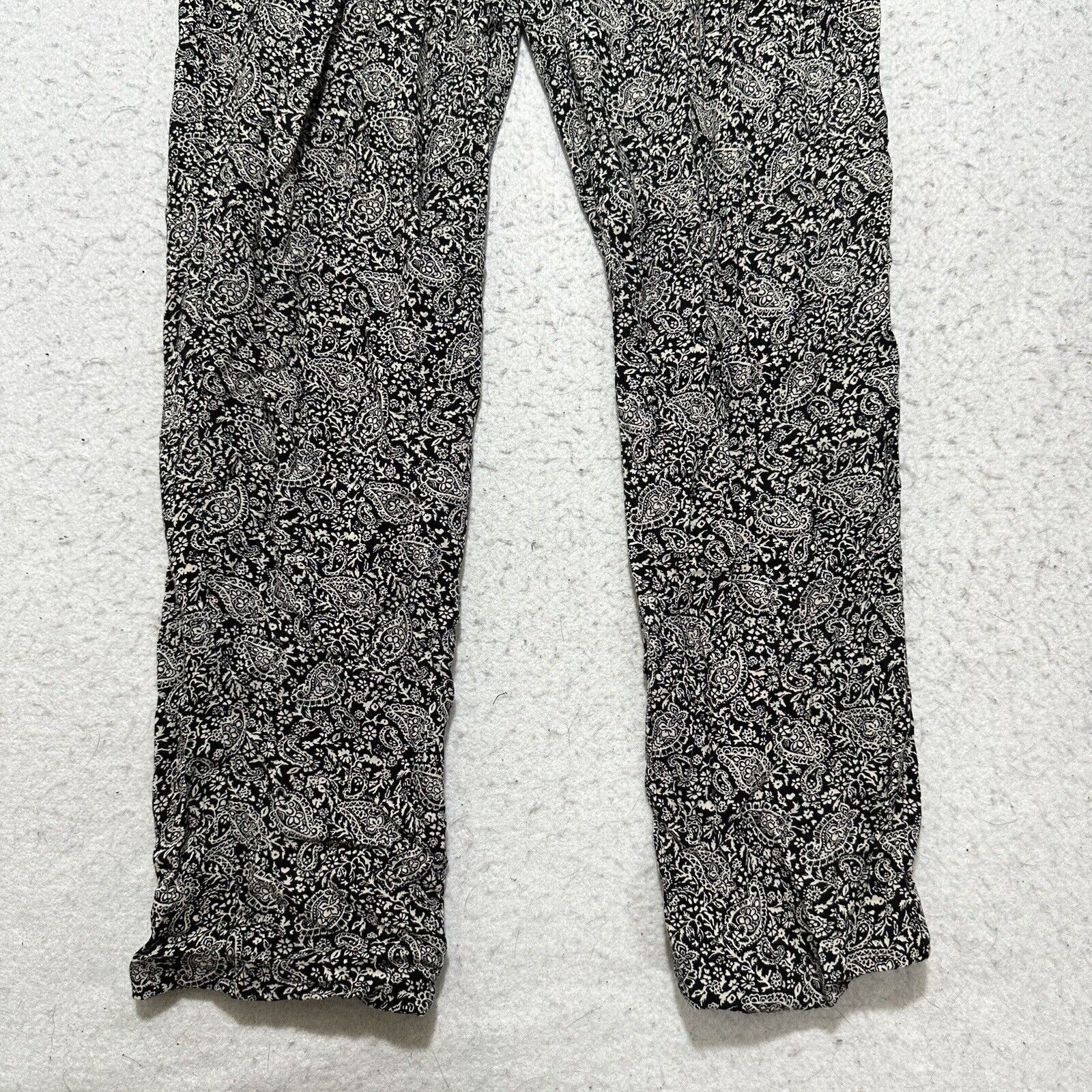 Forever 21 Forever 21 Small Straight Leg Jumpsuit Sleeveless Paisley Size 28" / US 6 / IT 42 - 6 Thumbnail
