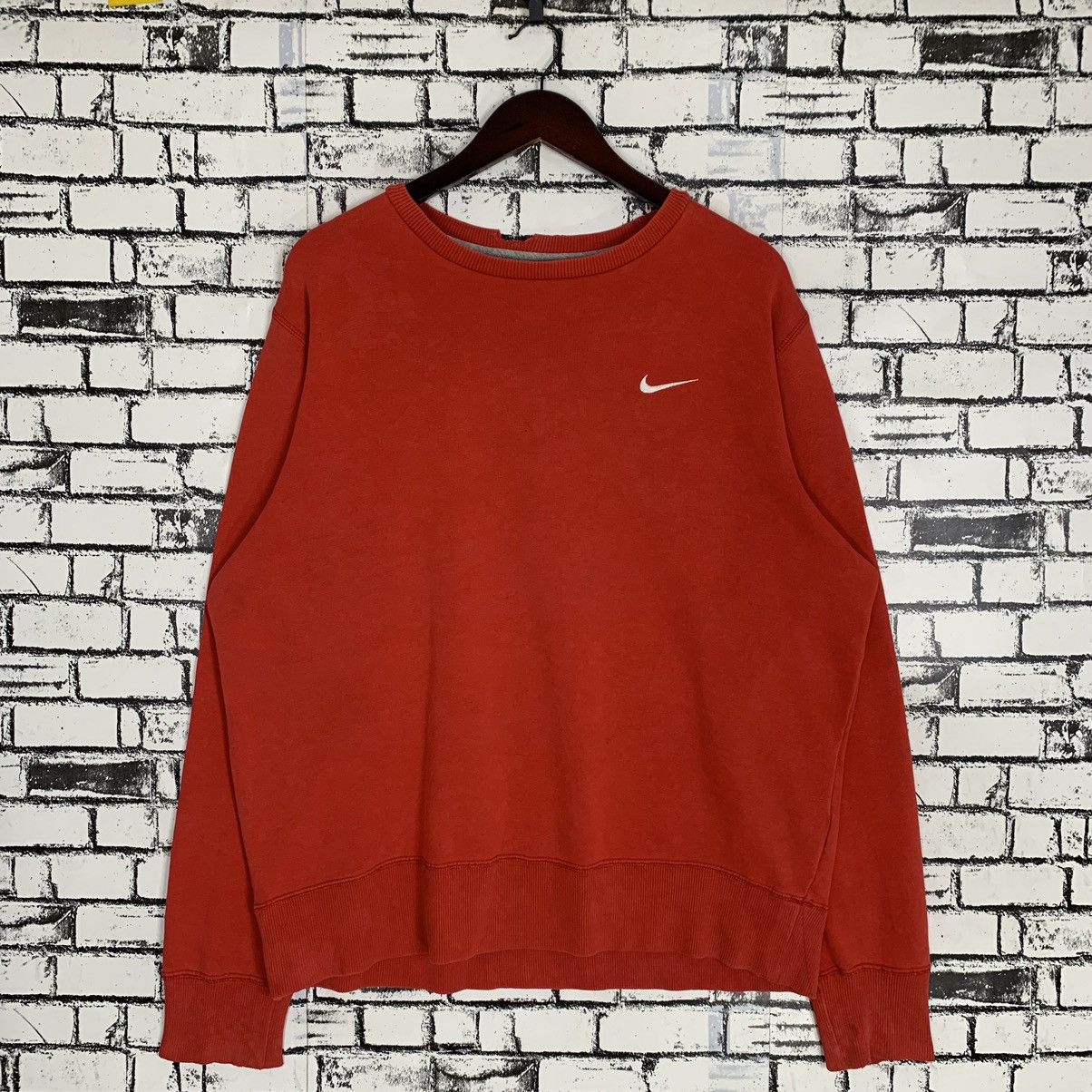 Nike Sportwear Nike Small Logo Sweatshirt Nike Crewneck Size US XL / EU 56 / 4 - 1 Thumbnail