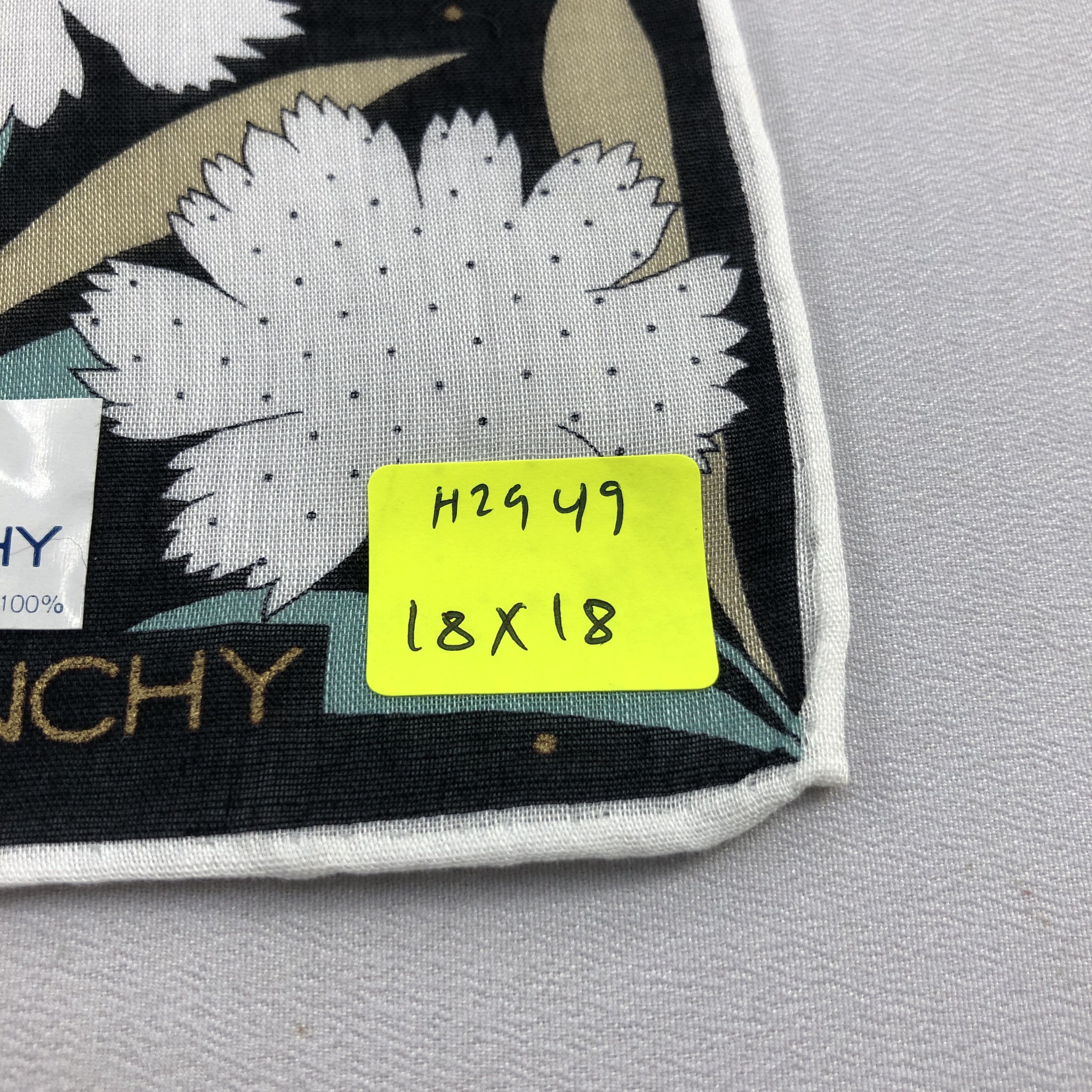 Givenchy NWT Givenchy Handkerchief Neckerchief Bandana H2949 Size ONE SIZE - 6 Thumbnail