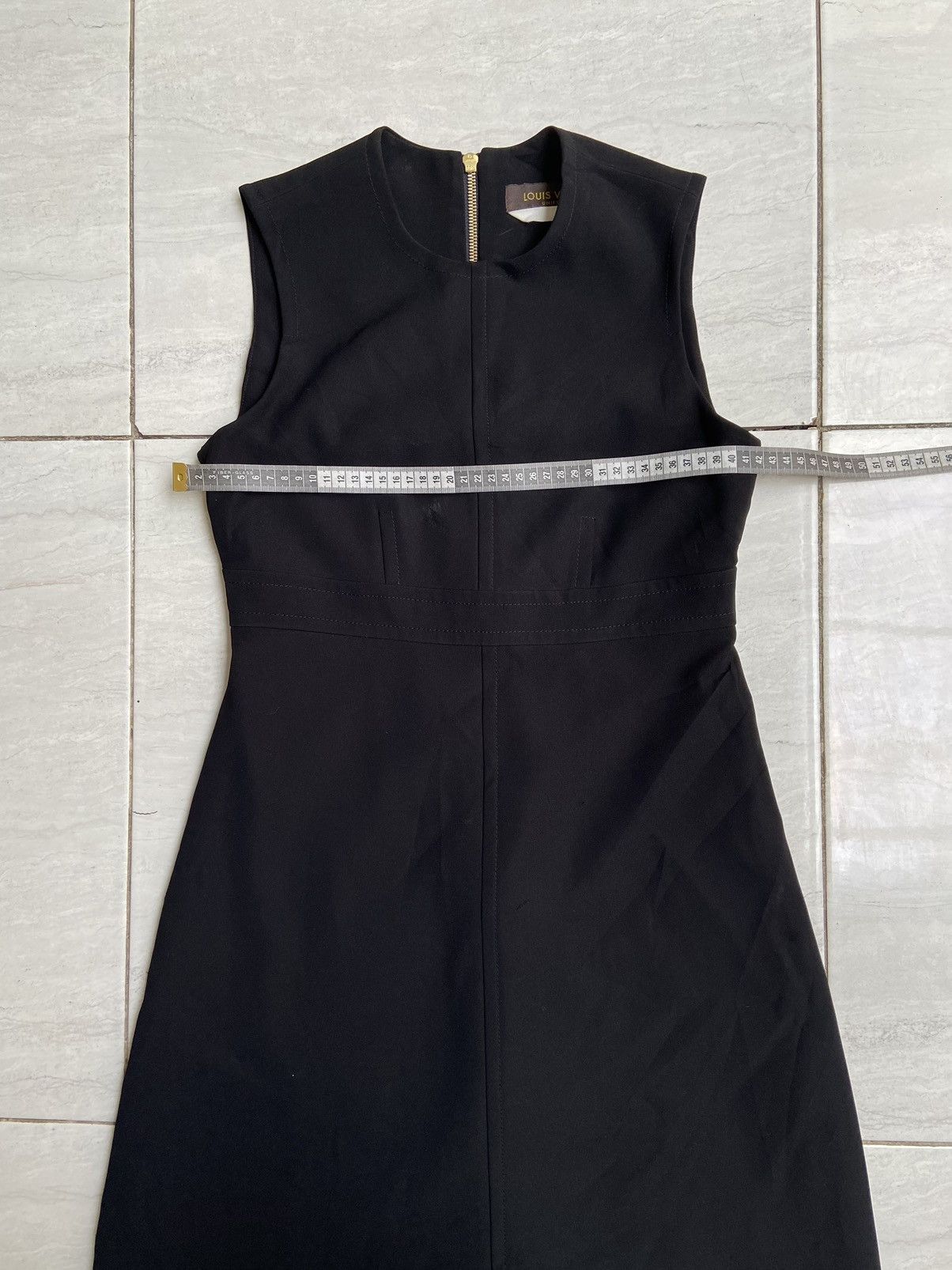 Louis Vuitton LOUIS VUITTON Black Midi Dress Size XS / US 0-2 / IT 36-38 - 15 Thumbnail