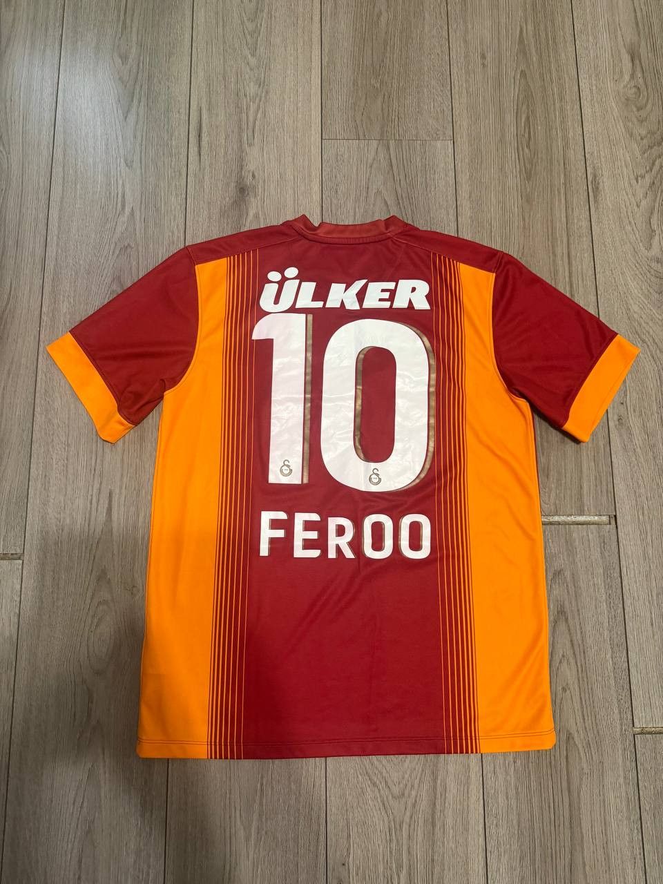 Nike GALATASARAY NIKE 2014/2015 FOOTBALL HOME JERSEY #10 SIZE M Size US M / EU 48-50 / 2 - 10 Thumbnail