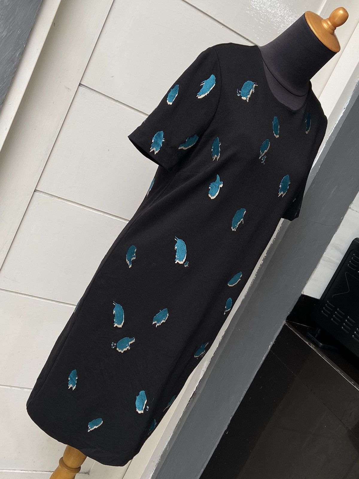 Hugo Boss HUGO BOSS Motive Midi Dress Size XS / US 0-2 / IT 36-38 - 9 Thumbnail