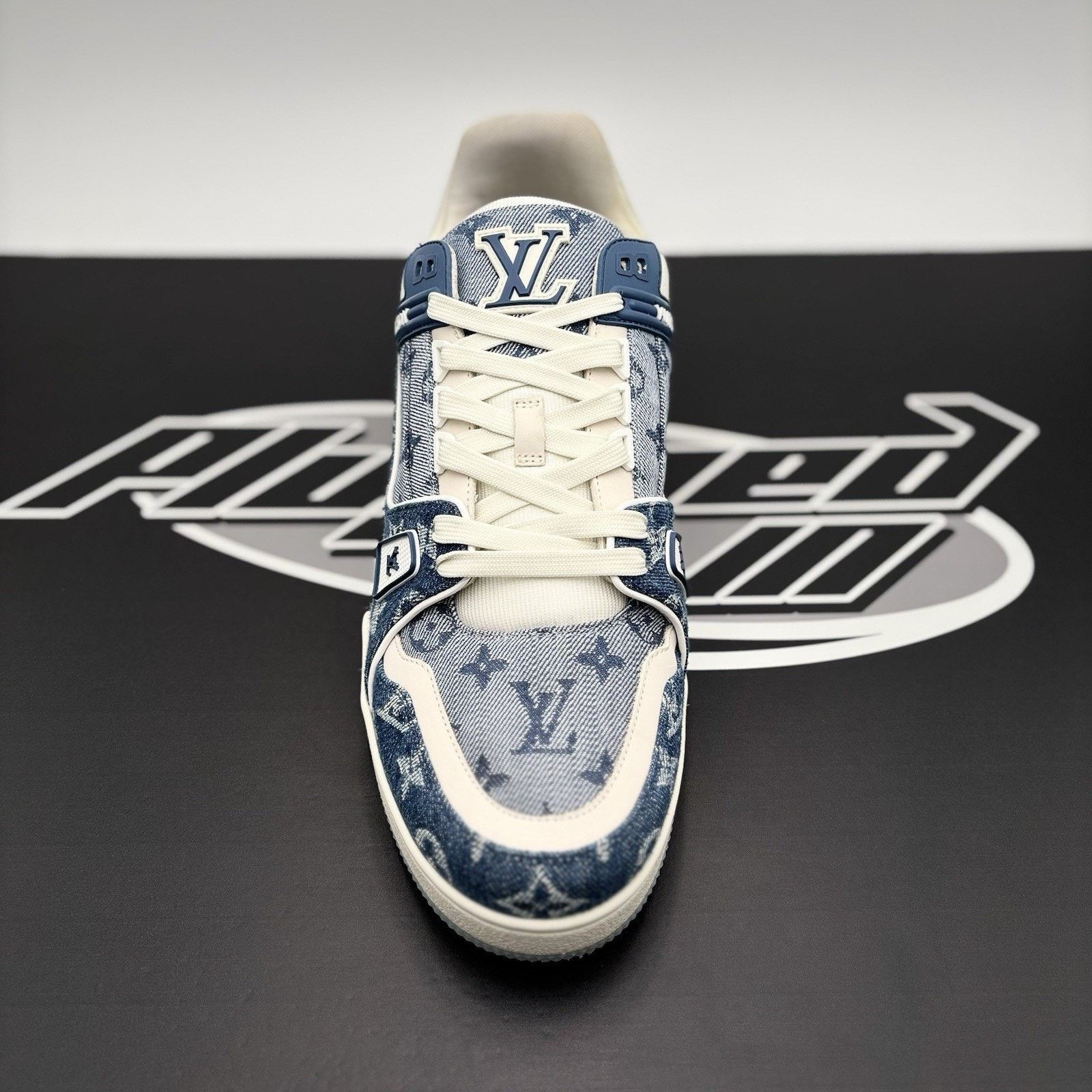 Louis Vuitton 12-12.5 US Louis Vuitton Trainer Denim ' Navy ' | EXCELLENT! Size US 12 / EU 45 - 5 Thumbnail