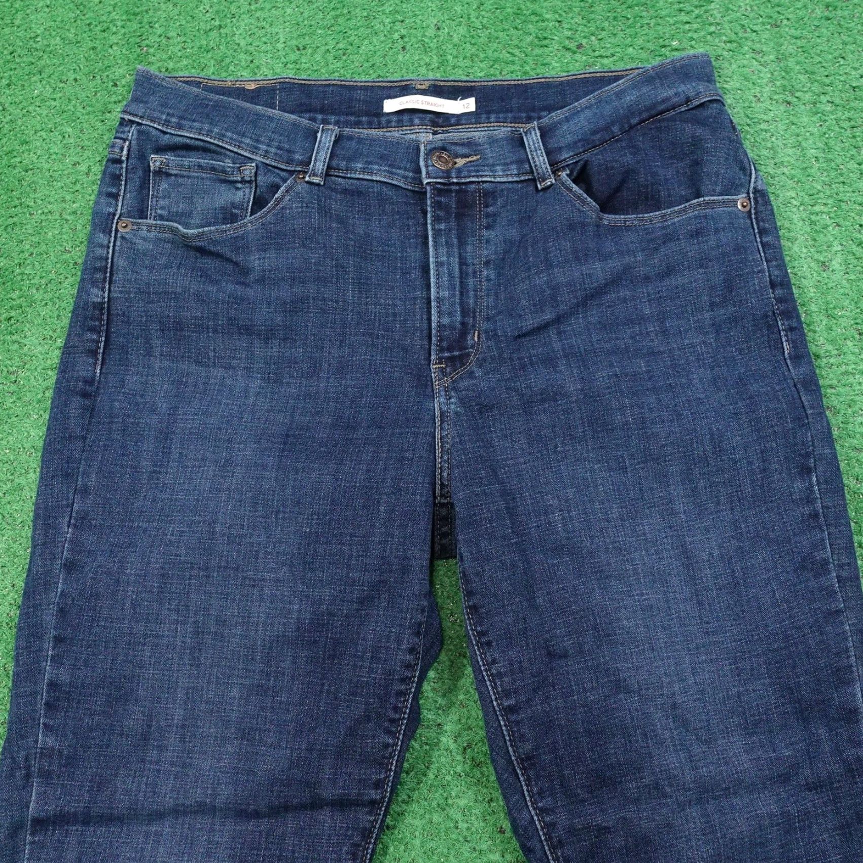 Levi's LEVI'S Vintage Women's Jeans 12 Blue Classic Straight Dark Wash Denim W31 L30 Size 34" / US 12 / IT 48 - 2 Thumbnail
