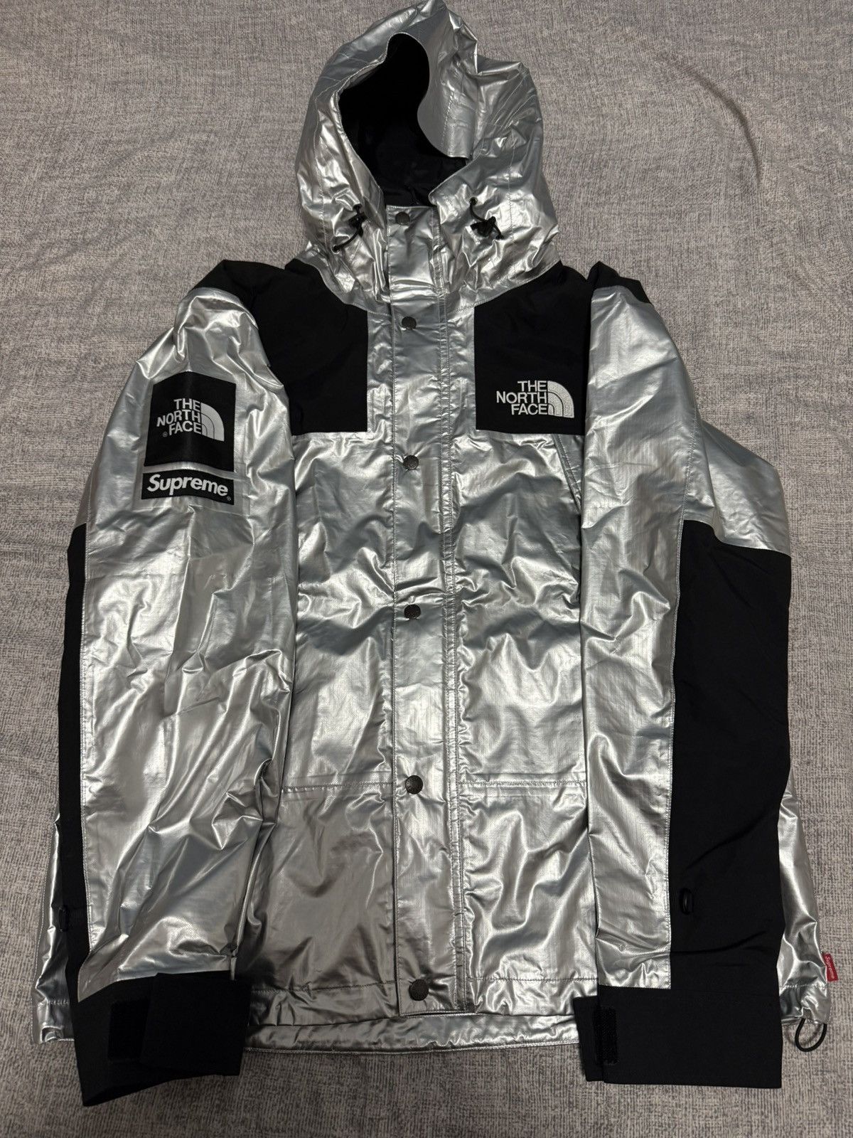 The North Face Supreme tnf the north face metallic mountain parka sliver Size US L / EU 52-54 / 3 - 1 Thumbnail