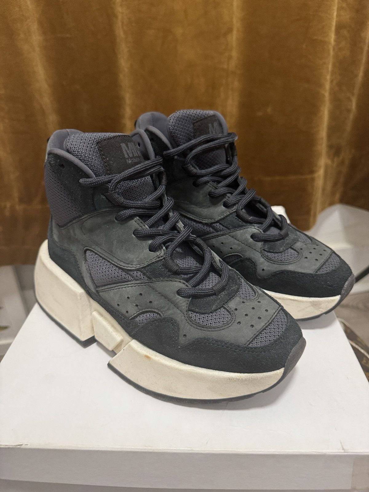 Maison Margiela Maison Margiela Chunky Trainer Size US 7 / IT 37 - 1 Thumbnail