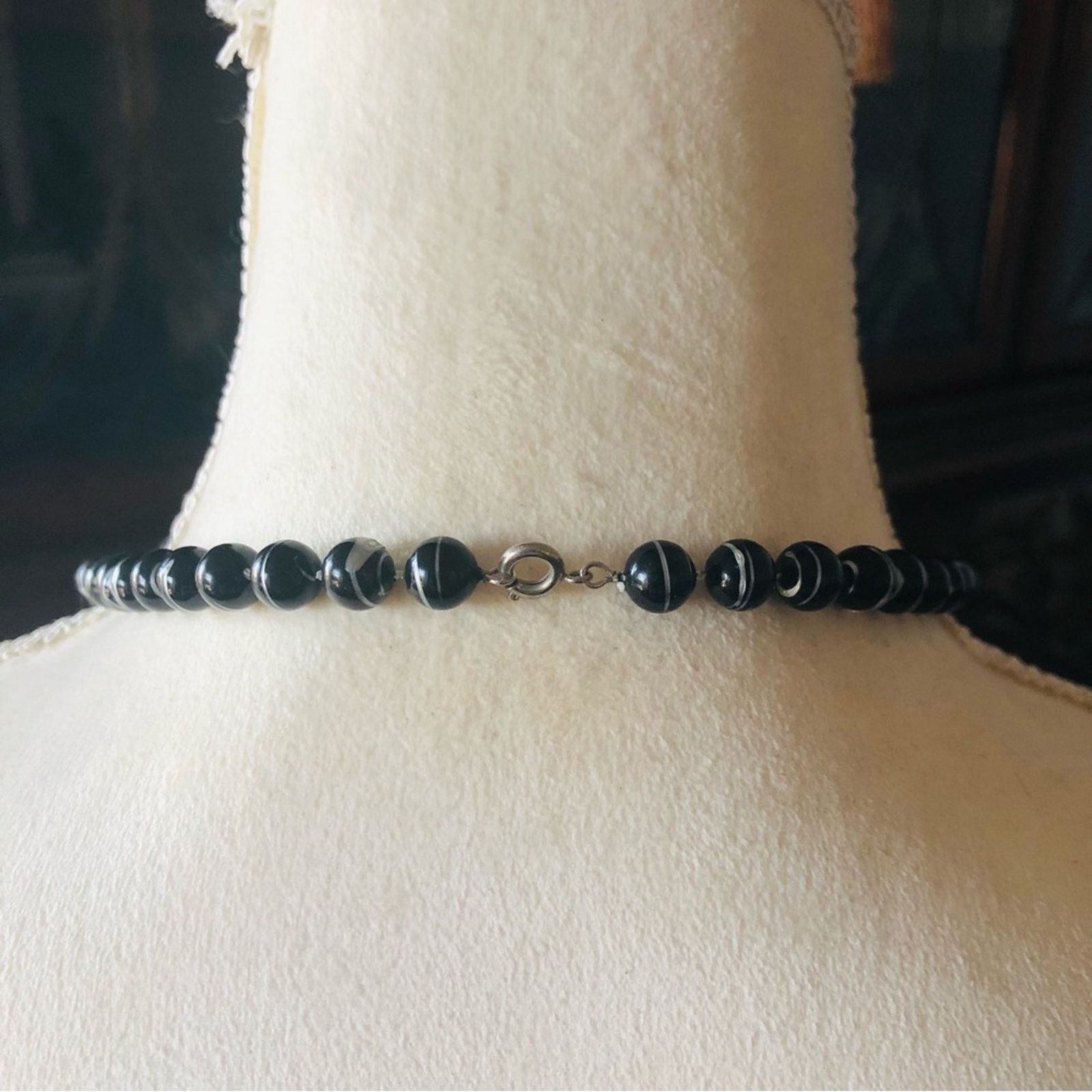 Vintage Vintage 80s black with silver metallic painted bead necklace Size ONE SIZE - 8 Thumbnail