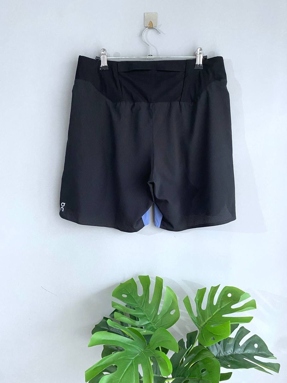 On On Cloud Running Swiss Lightweight Men's Shorts, Size M/W32 Size US 32 / EU 48 - 7 Thumbnail