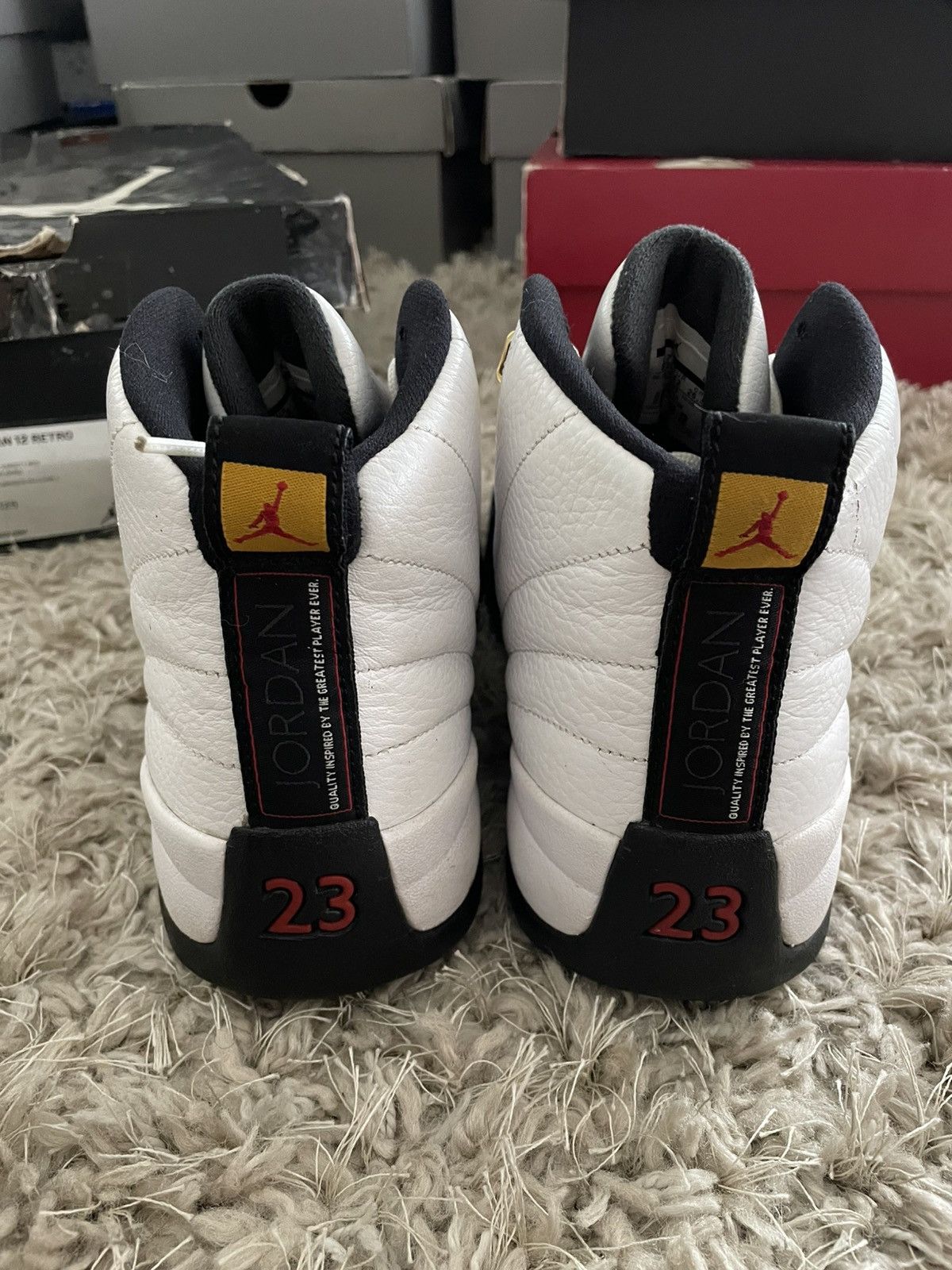 Jordan Brand Jordan 12 Taxi 2013 Size US 8.5 / EU 41-42 - 6 Thumbnail