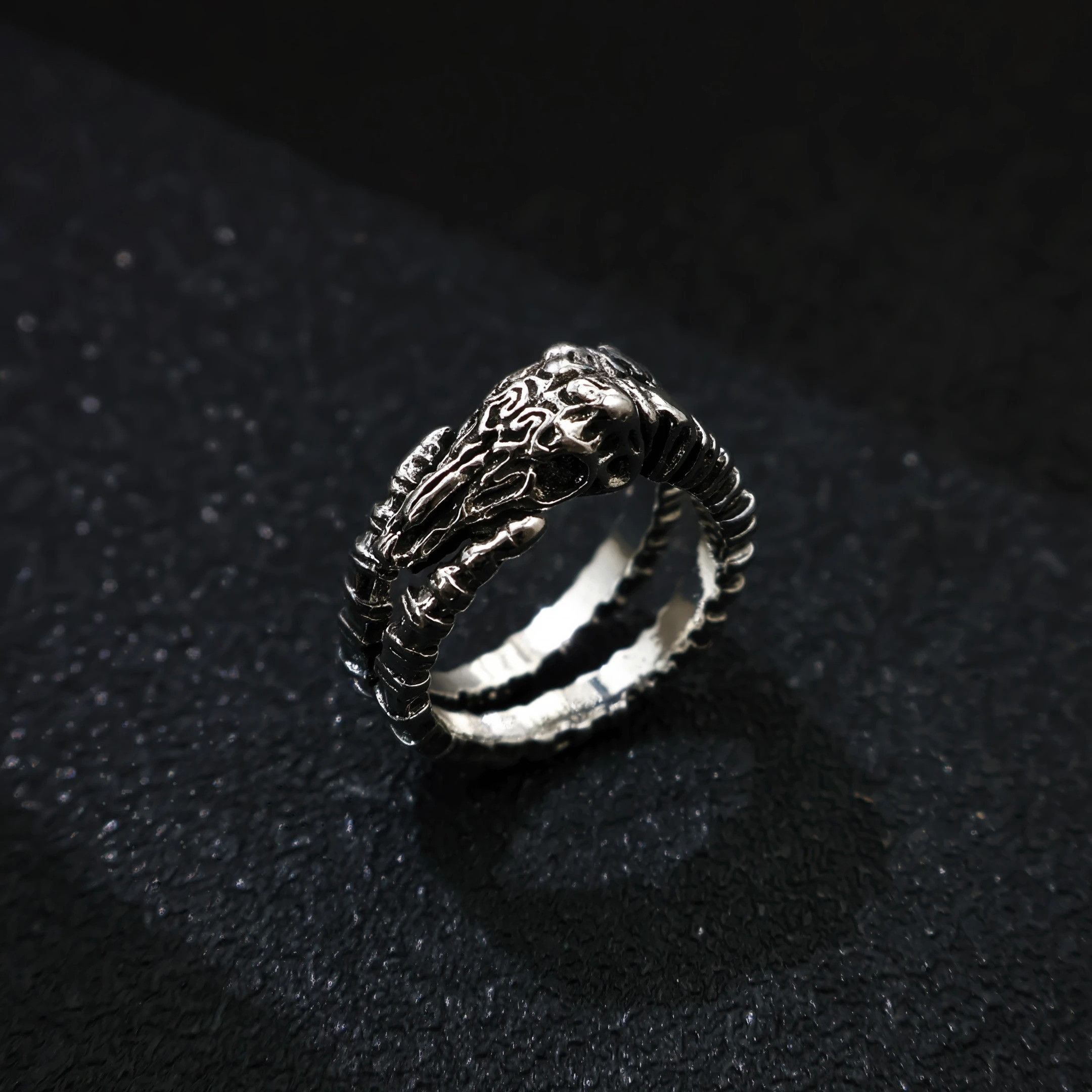 Vintage Retro Skull Horn Ring Size ONE SIZE - 5 Thumbnail