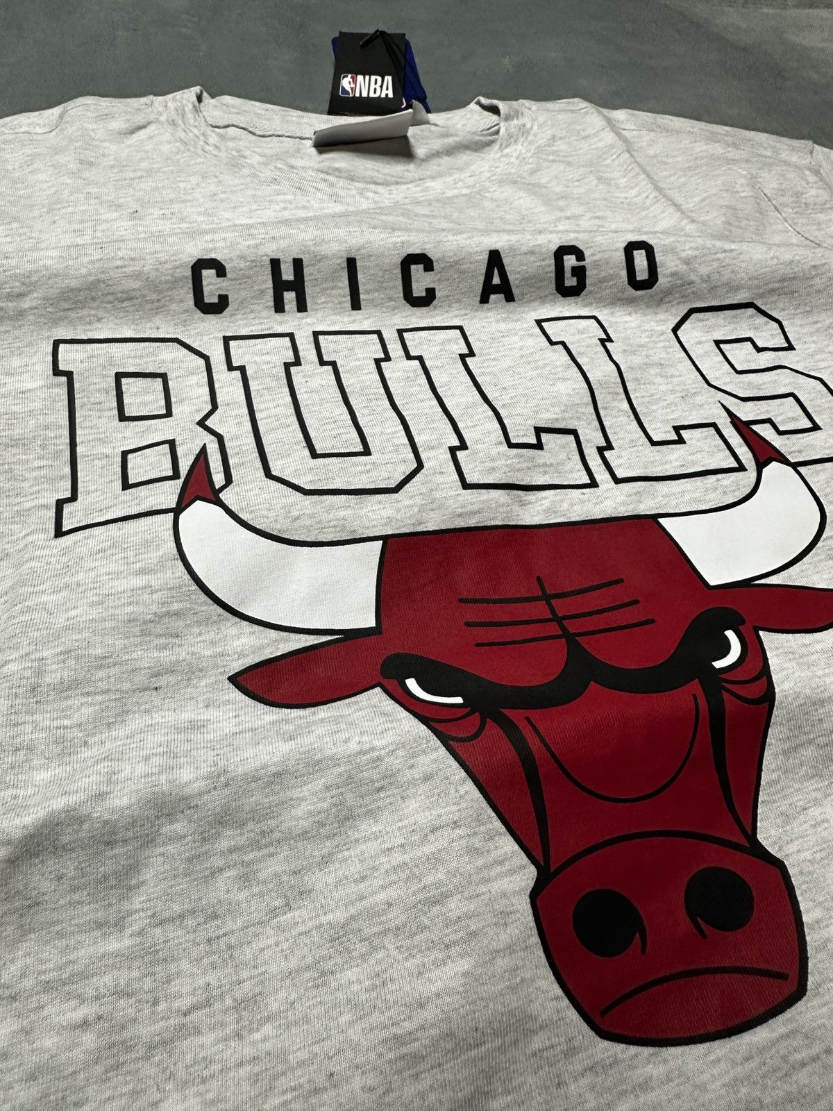 NBA NEW Size XL NBA Chicago Bulls Team Print Logo White T-Shirt Size US XL / EU 56 / 4 - 2 Thumbnail