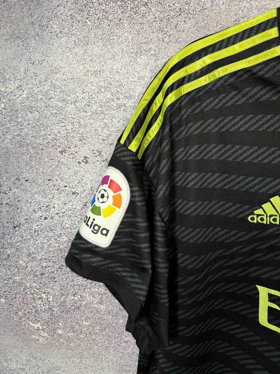 Other Vintage Real Madrid 2022/23 Third Soccer Jersey 4XL Size US XXL / EU 58 / 5 - 4 Thumbnail