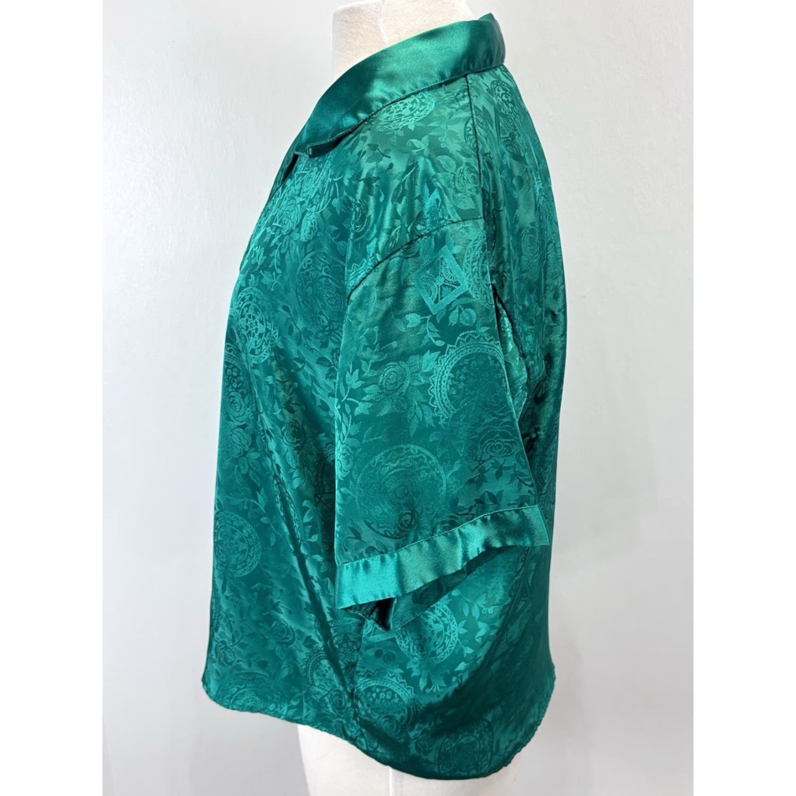 Victoria's Secret Vtg Victoria's Secret 2 Pc Pajamas Size Small Emerald Green Satin Gold Label Embossed Size ONE SIZE - 3 Thumbnail