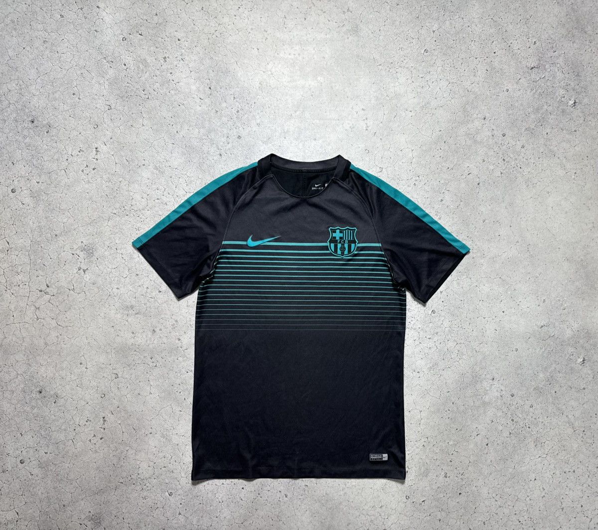 Nike Nike FC Barcelona Training Football Soccer Jersey Size US M / EU 48-50 / 2 - 1 Thumbnail