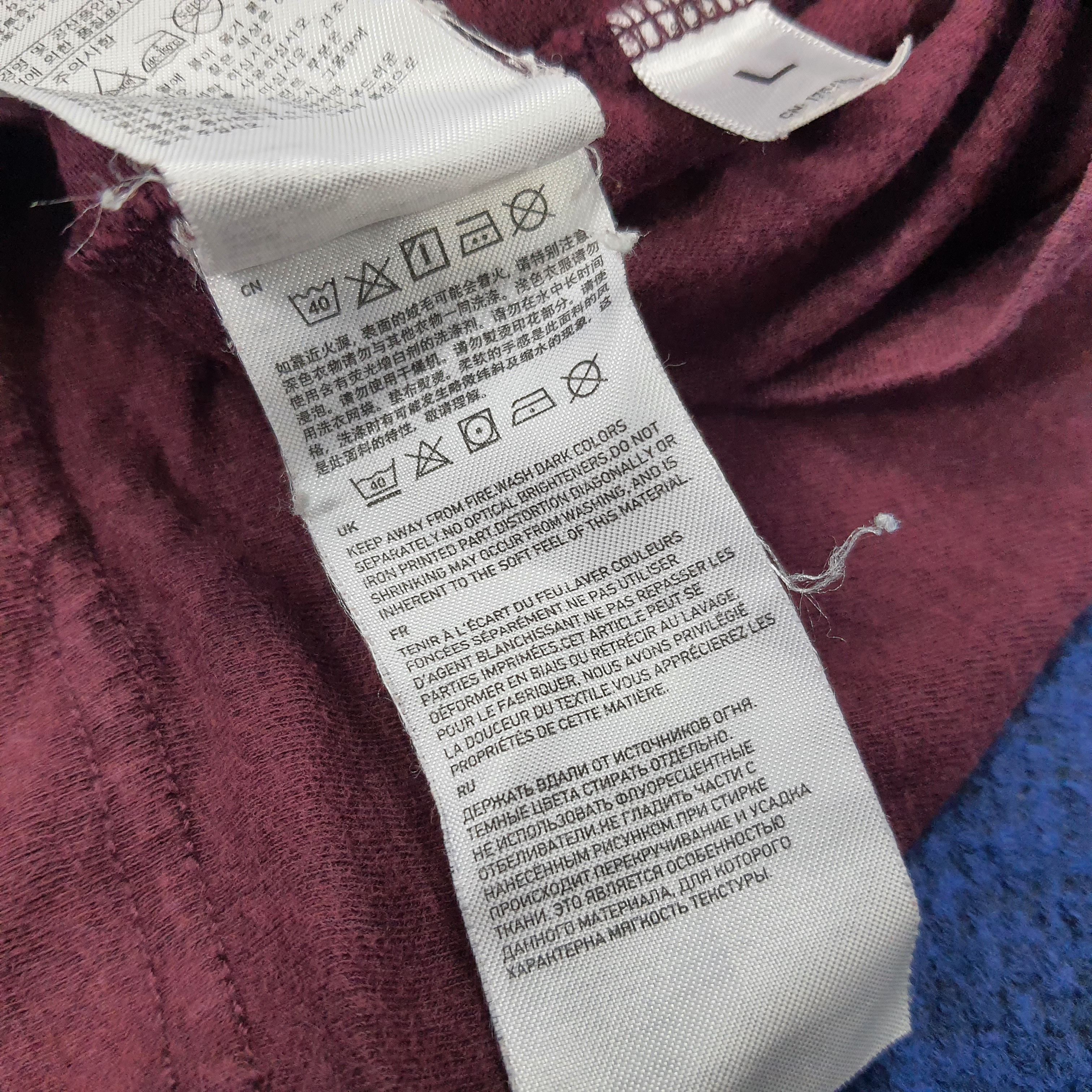 Japanese Brand × Undercover × Vintage Vintage Uniqlo Undercover Streetwear T-shirt Size US M / EU 48-50 / 2 - 7 Thumbnail