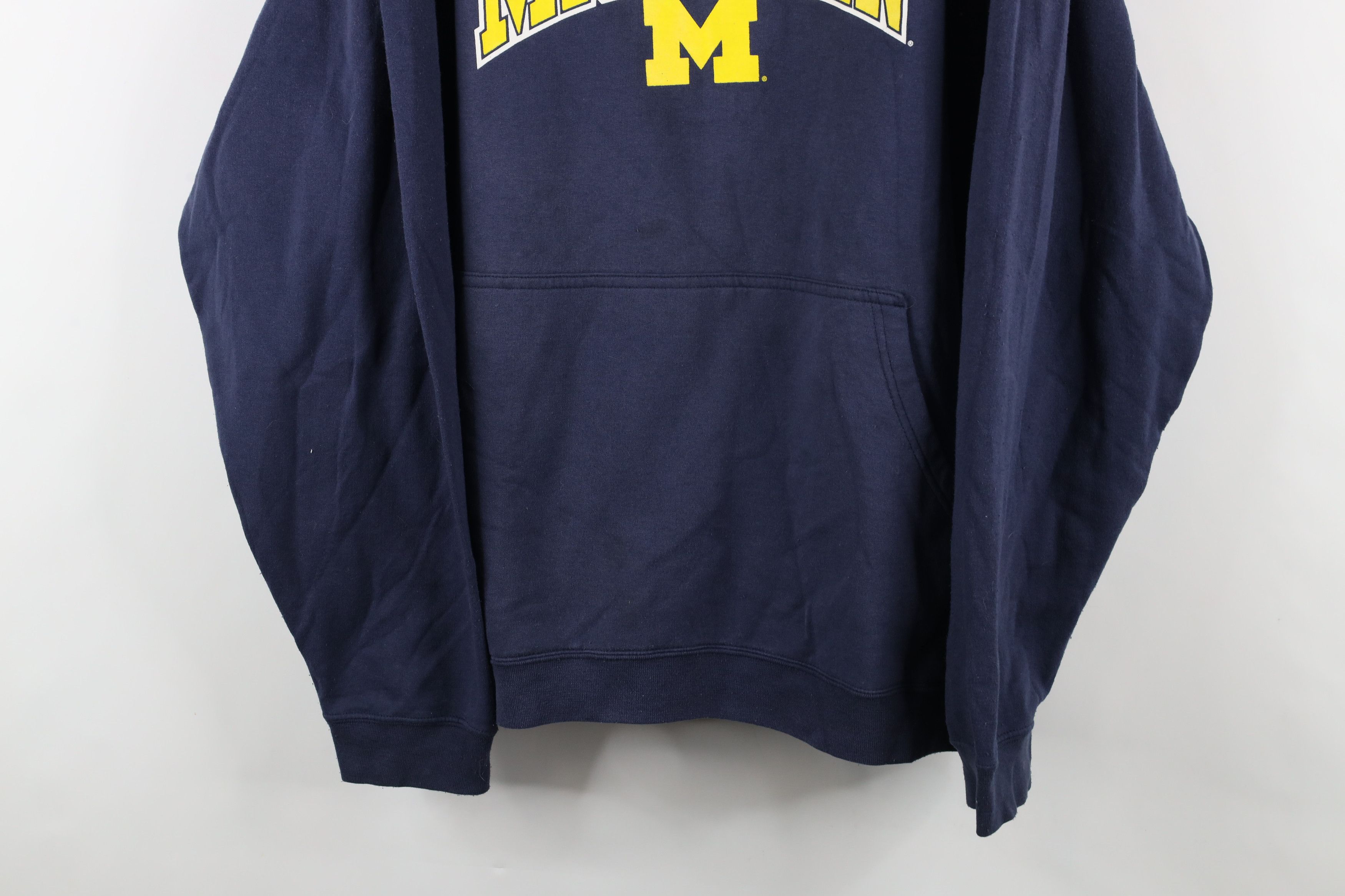 Vintage Vintage Faded University of Michigan Hoodie Sweatshirt Blue Size US XXL / EU 58 / 5 - 3 Thumbnail