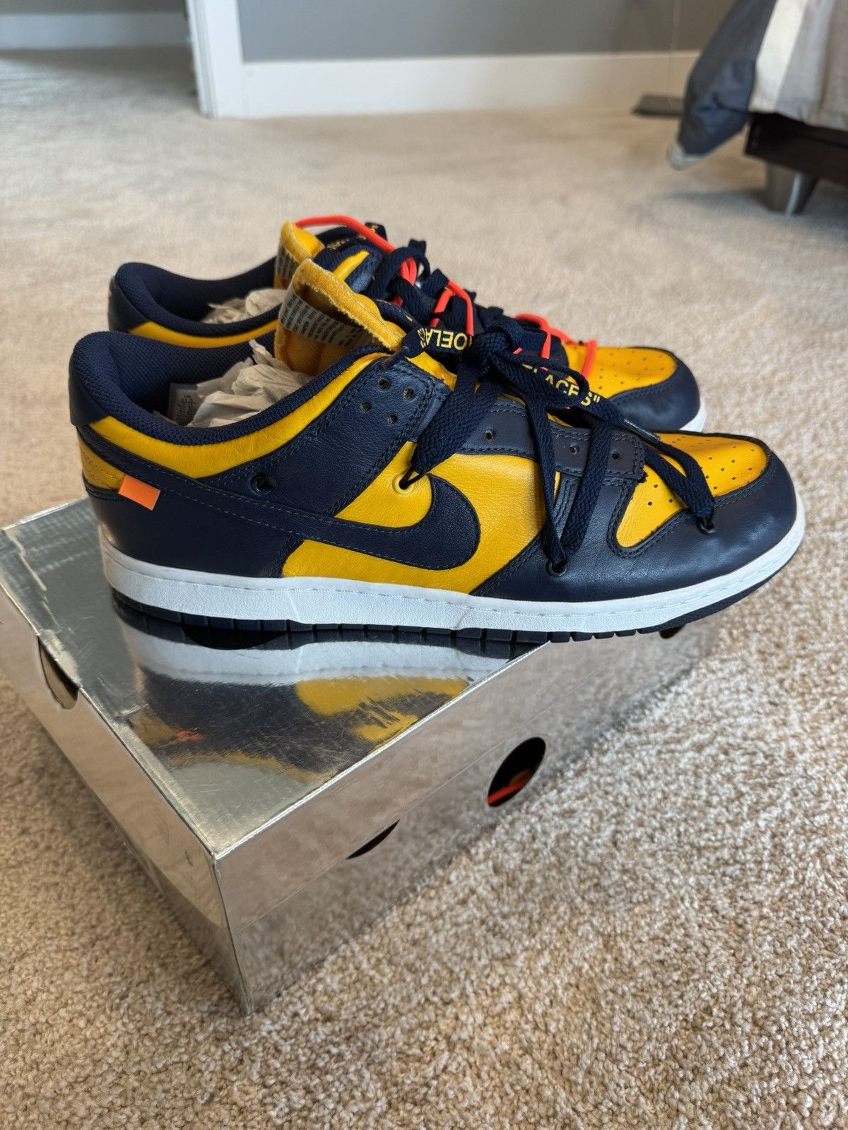 Nike × Off-White Off White Dunk “University Gold” Size US 11.5 / EU 44-45 - 2 Thumbnail