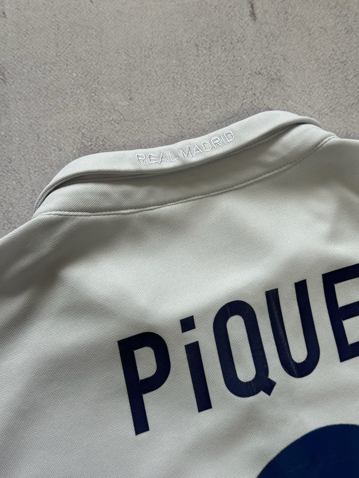 Other HUMOR Vintage Real Madrid Pique Jersey Soccer T Shirt Adidas Size US L / EU 52-54 / 3 - 4 Thumbnail