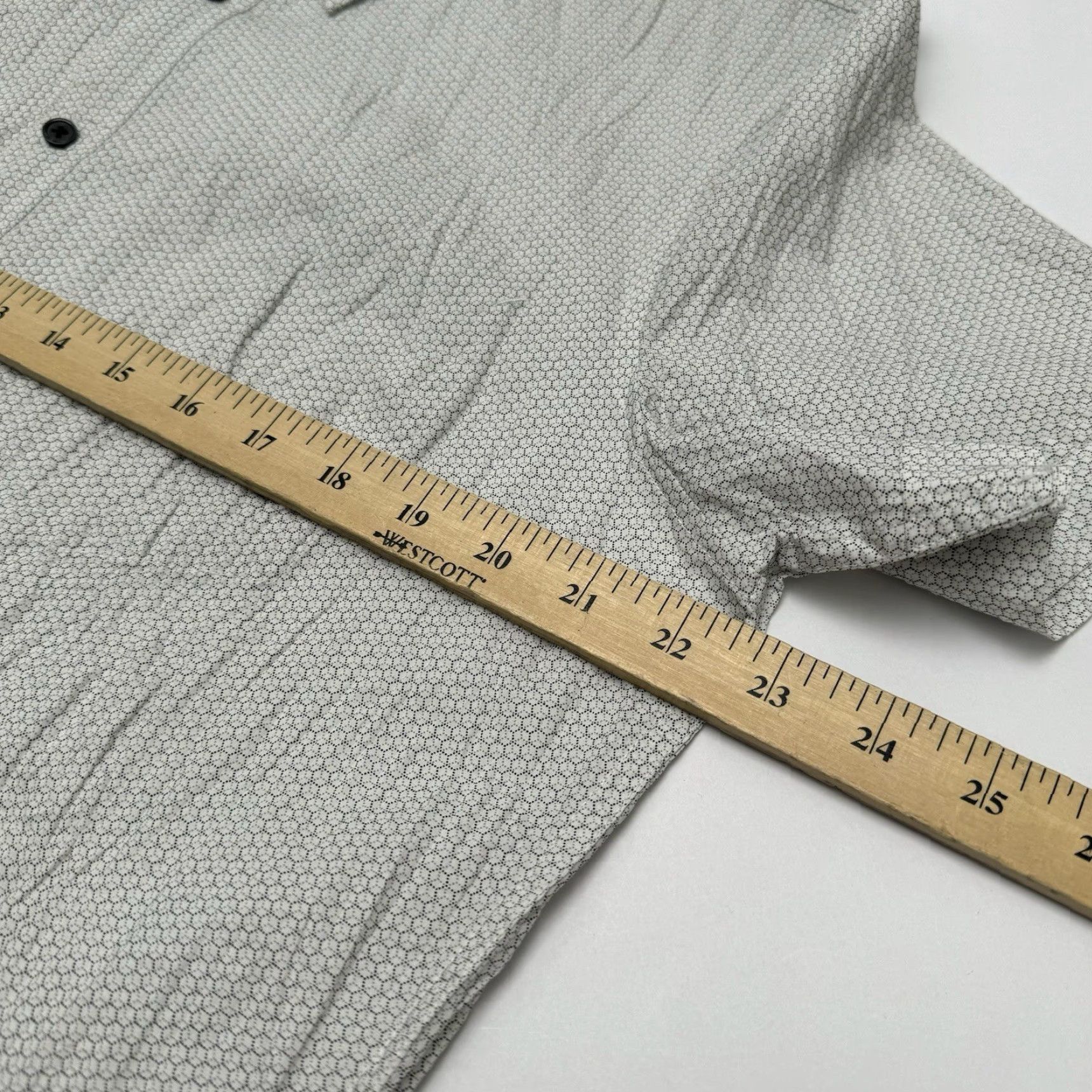 Juicy Couture Juicy Couture Mens Large Short Sleeve Button Up White Dotted Grid T Shirt Size US L / EU 52-54 / 3 - 5 Thumbnail