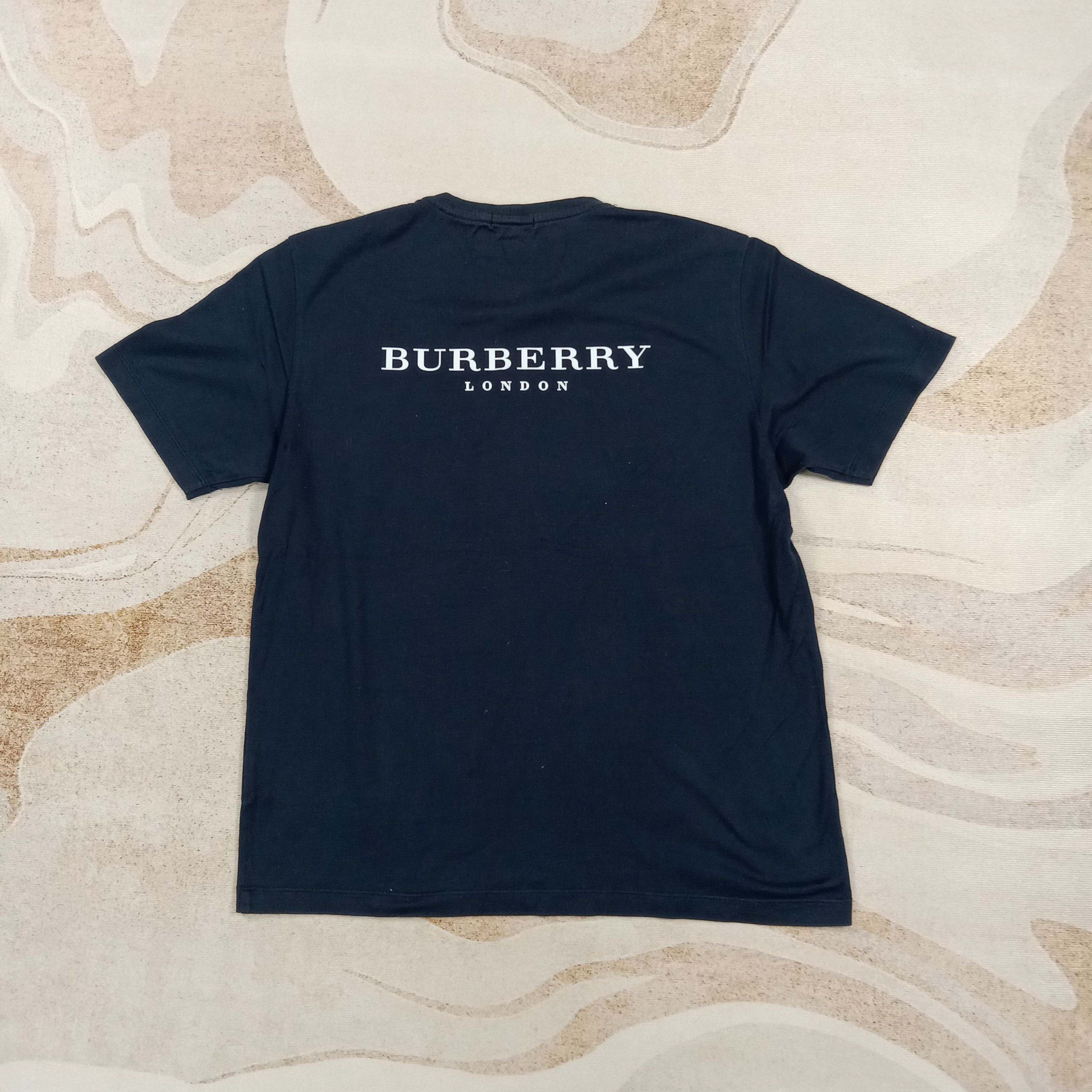Burberry Burberry London Designer Brand Logo Tshirt C285N54 Size US M / EU 48-50 / 2 - 1 Thumbnail