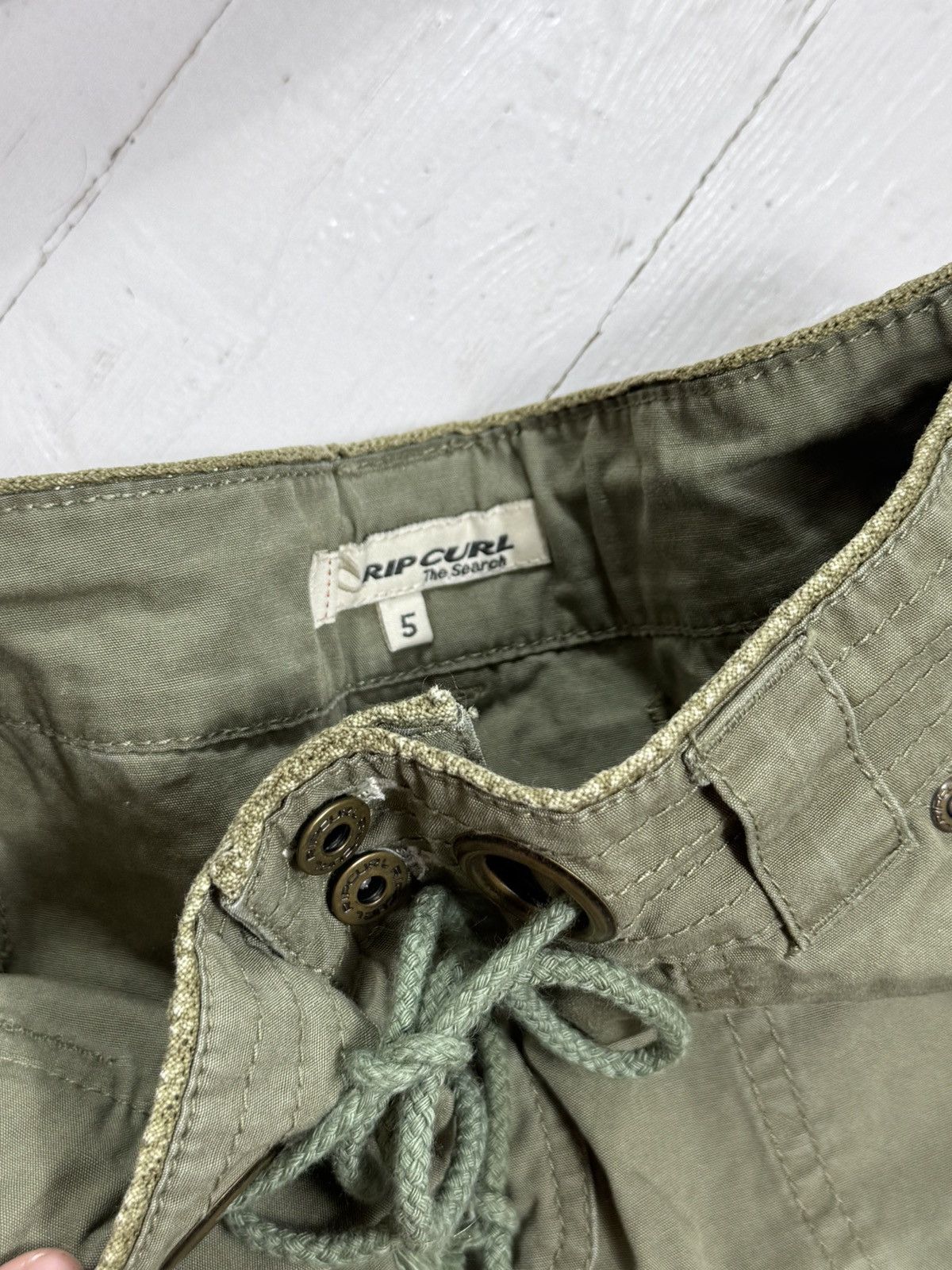 Rip Curl VINTAGE RIP CURL 2000s KHAKI MINI SKIRT Size 27" / US 4 / IT 40 - 4 Thumbnail