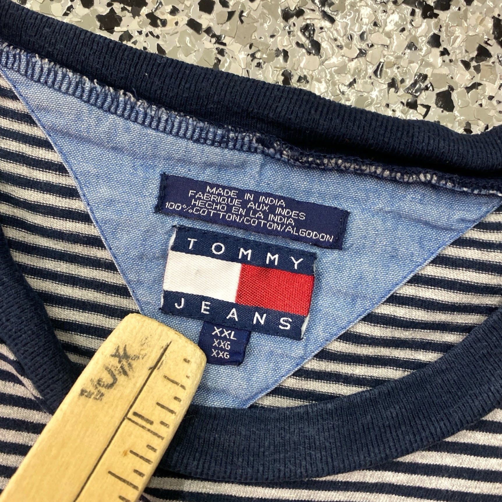 Tommy Hilfiger VINTAGE Tommy Hilfiger T Shirt Long Sleeve Striped USA Flag Embroidered XXL Gray Crew Neck Mens 90s Classic USA Size US XXL / EU 58 / 5 - 2 Thumbnail