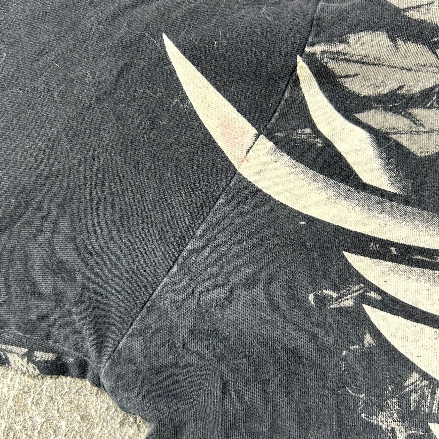 Vintage VINTAGE Xzavier Shirt Mens L Black Graphic Wings Skull Rose Goth Emo AOP Y2K T-Shirt Size US L / EU 52-54 / 3 - 3 Thumbnail