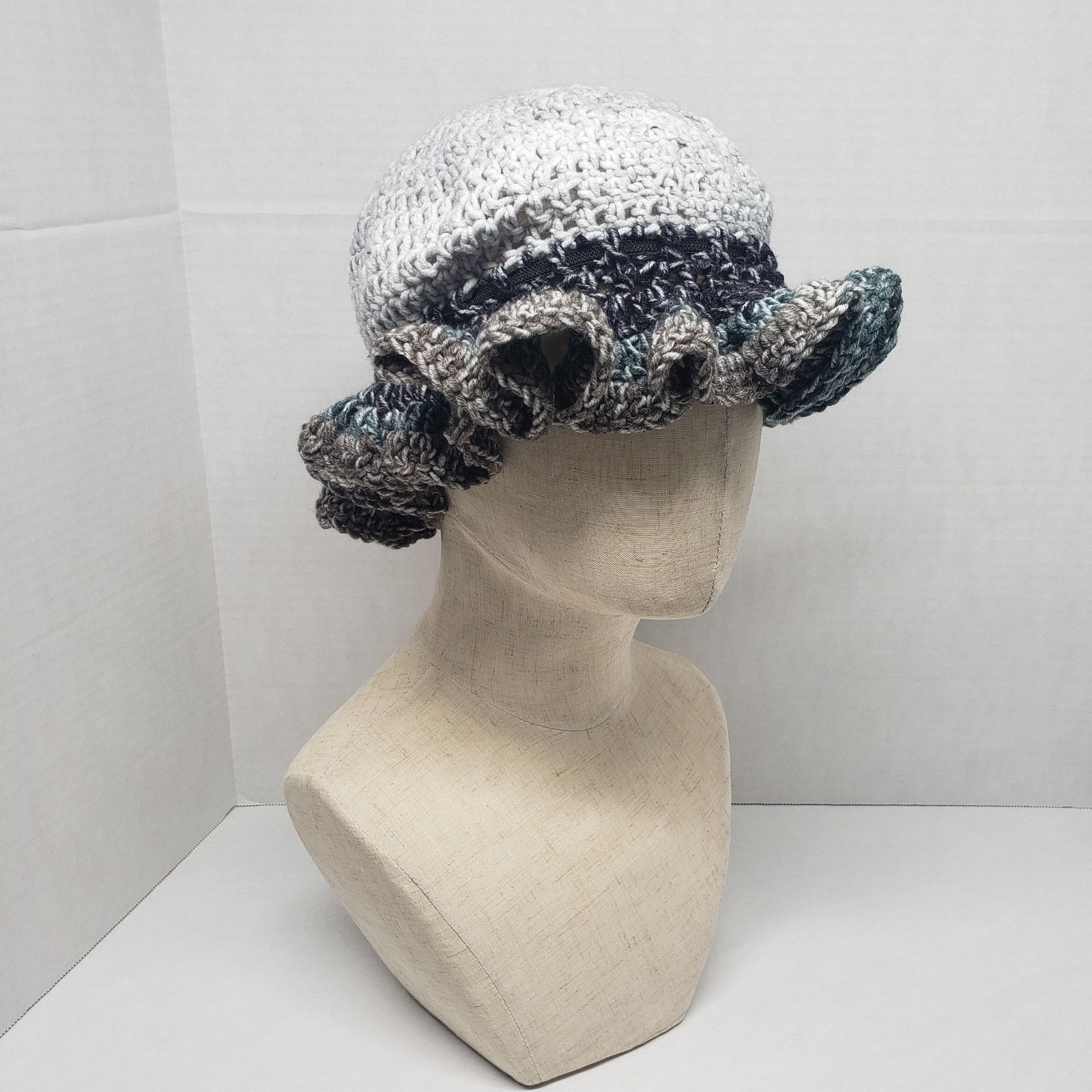 Handmade Handmade Crochet Ruffle Hat Gray Bucket Slouchy Beanie Boho Size ONE SIZE - 5 Thumbnail