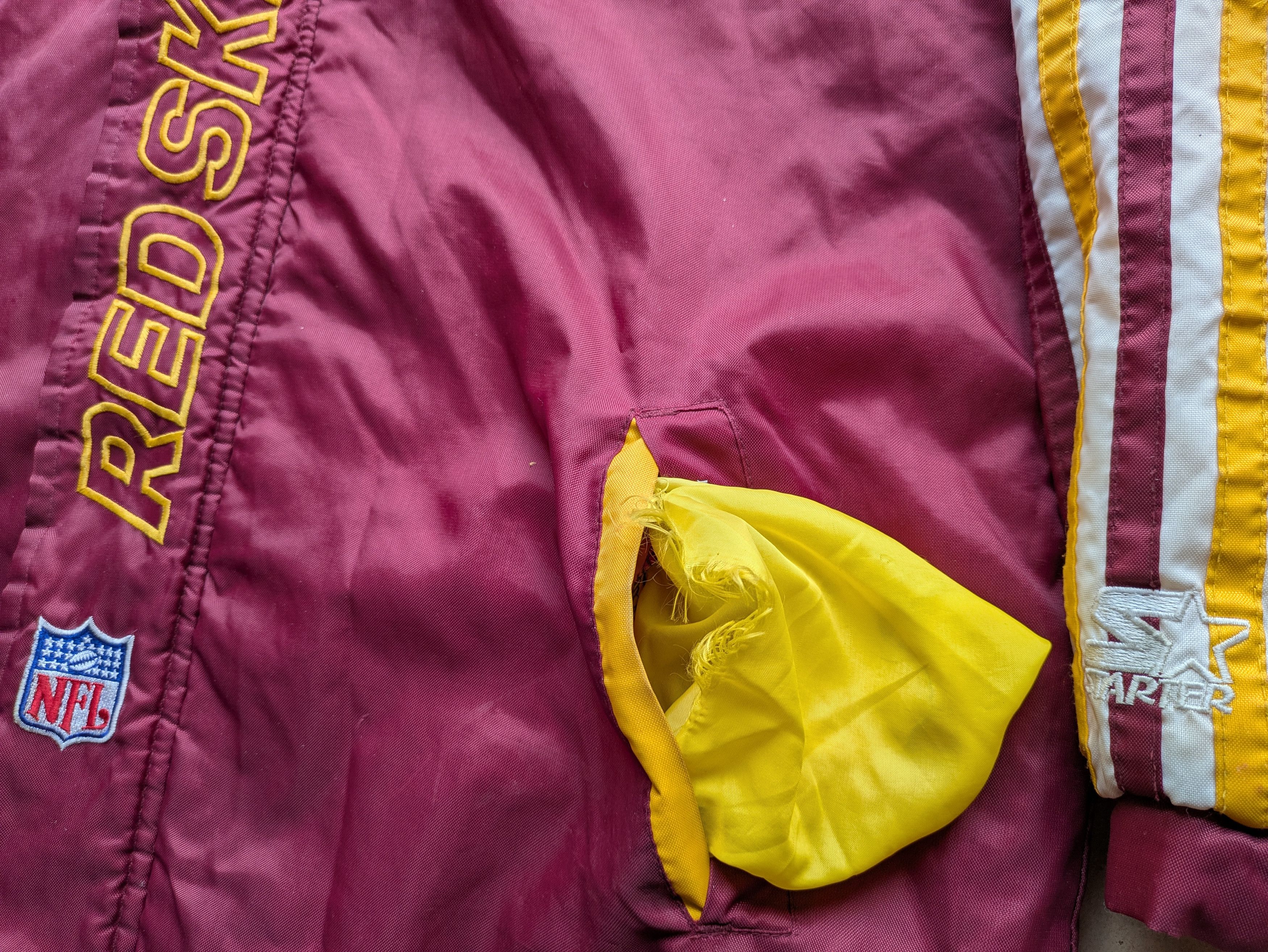 Starter Washington Redskins 90s STARTER puffer XL red NFL vtg Size US XL / EU 56 / 4 - 9 Thumbnail