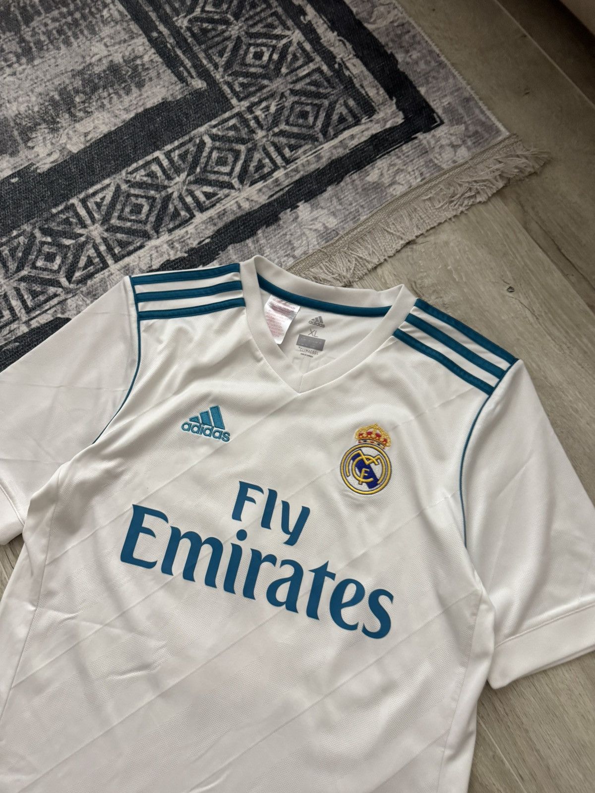 Adidas Adidas Real Madrid 2017 2018 Home Jersey Size US S / EU 44-46 / 1 - 4 Thumbnail