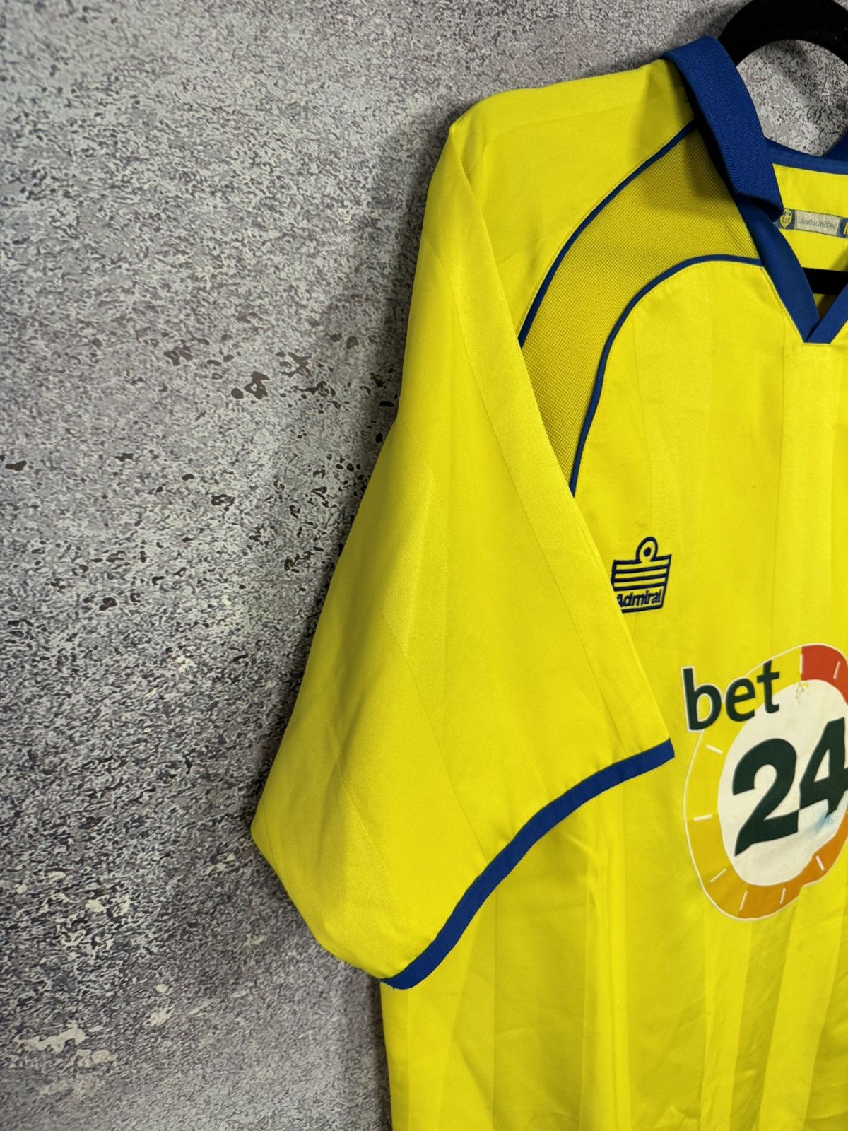 Vintage Vintage Leeds United 2006/07 Admiral Soccer Jersey M size Size US M / EU 48-50 / 2 - 5 Thumbnail