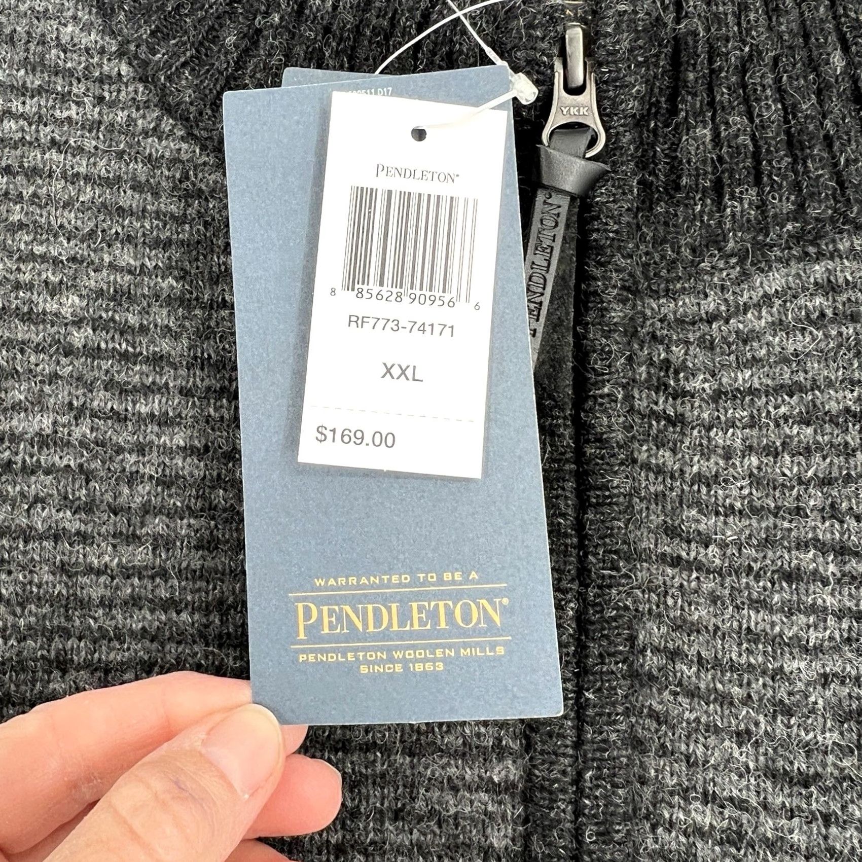 Pendleton VINTAGE Pendleton Sweater Vest Men NWT XXL Black Wool Full Zip Pockets Logo Classic 2XL Size US XXL / EU 58 / 5 - 5 Thumbnail