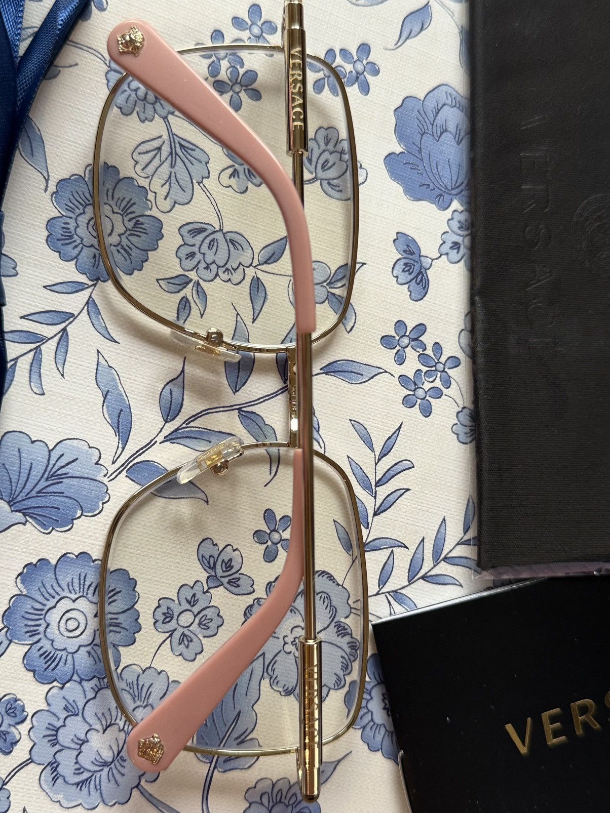 Versace Versace transparent glasses. Never worn Size ONE SIZE - 4 Thumbnail