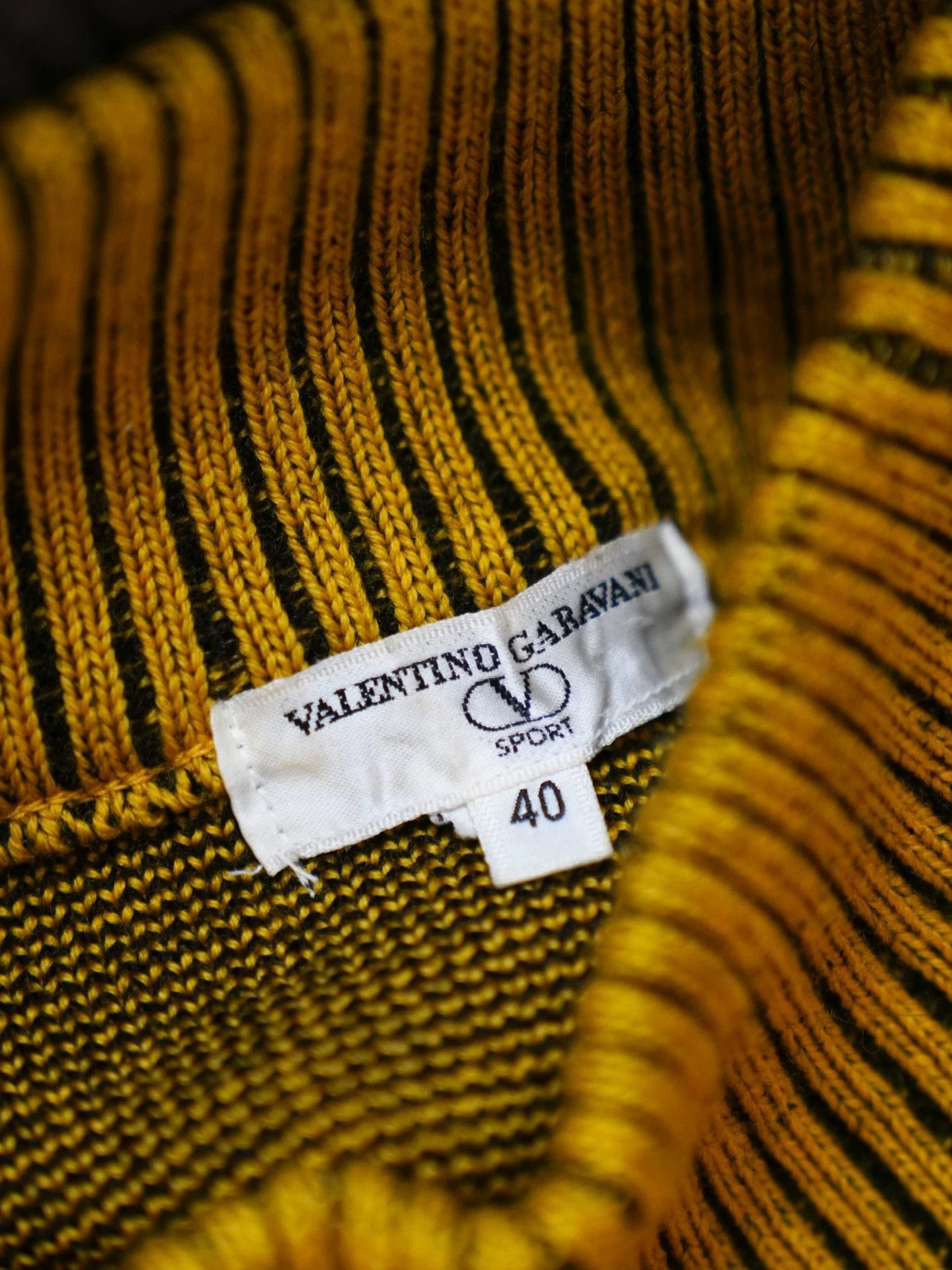 Valentino VALENTINO Vtg Yellow Vertical Stripe Wool Sweater Size S / US 4 / IT 40 - 6 Thumbnail