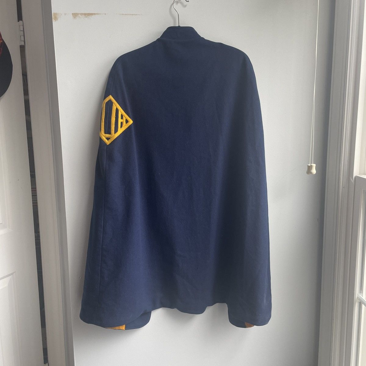Vintage RARE VINTAGE Snowhite WWII navy blue nurse’s wool cape Size ONE SIZE - 2 Thumbnail