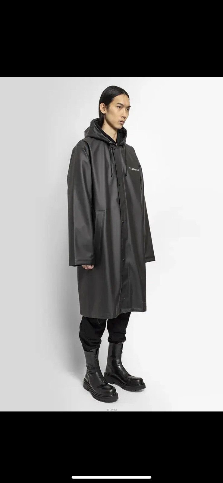 Vetements Vetements Gothic Logo Raincoat Size US XL / EU 56 / 4 - 6 Thumbnail