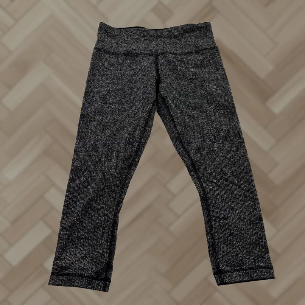 Lululemon Lululemon Leggings Cropped Athletic Yoga Women's 6 Black Size 28" / US 6 / IT 42 - 1 Thumbnail