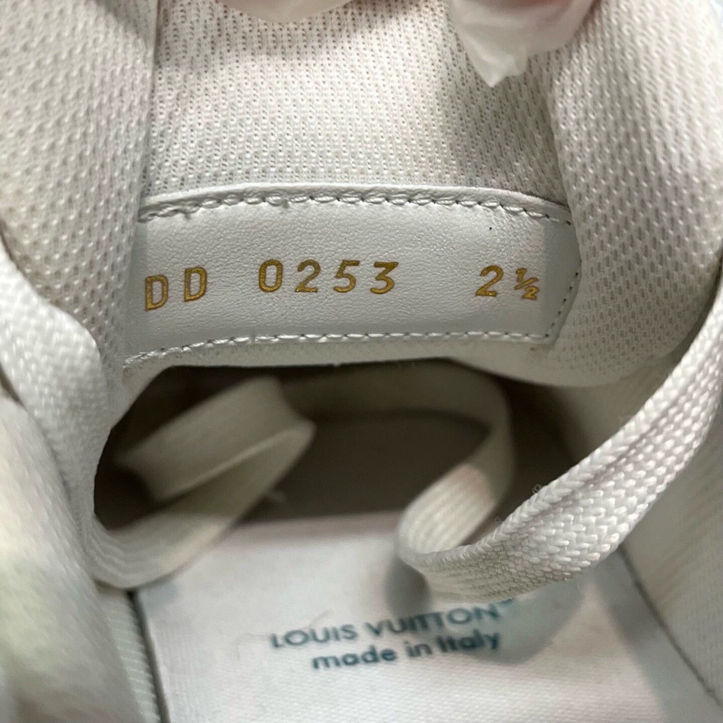 Louis Vuitton LV Trainer Blue White Denim UK2.5/EU36.5 98 New Size US 5 / IT 35 - 7 Thumbnail