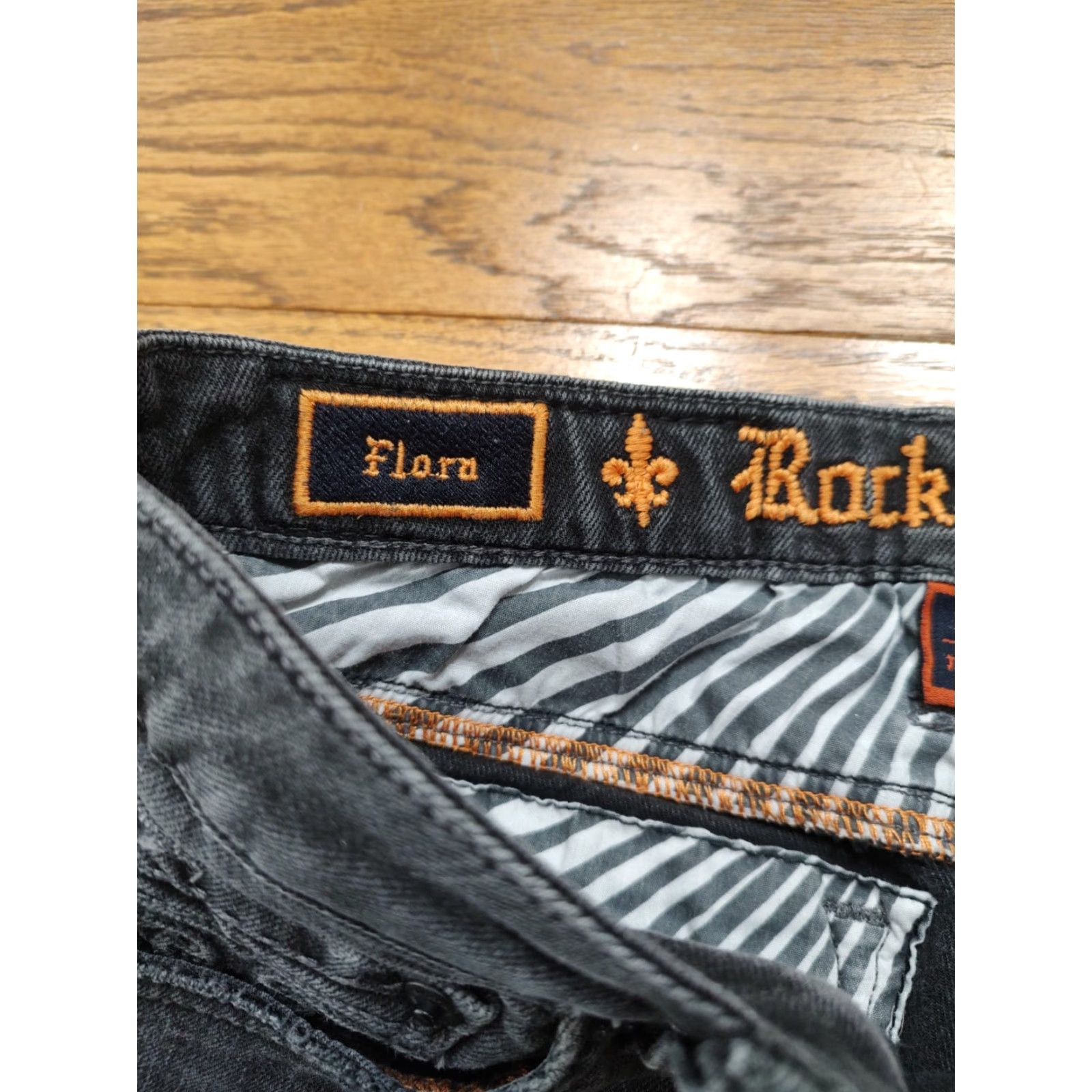 Vintage Rock Revival Flora Jeans Ankle Slim Black Denim Logo 5-Pocket Womens 27 X 26 In Size 27" / US 4 / IT 40 - 6 Thumbnail