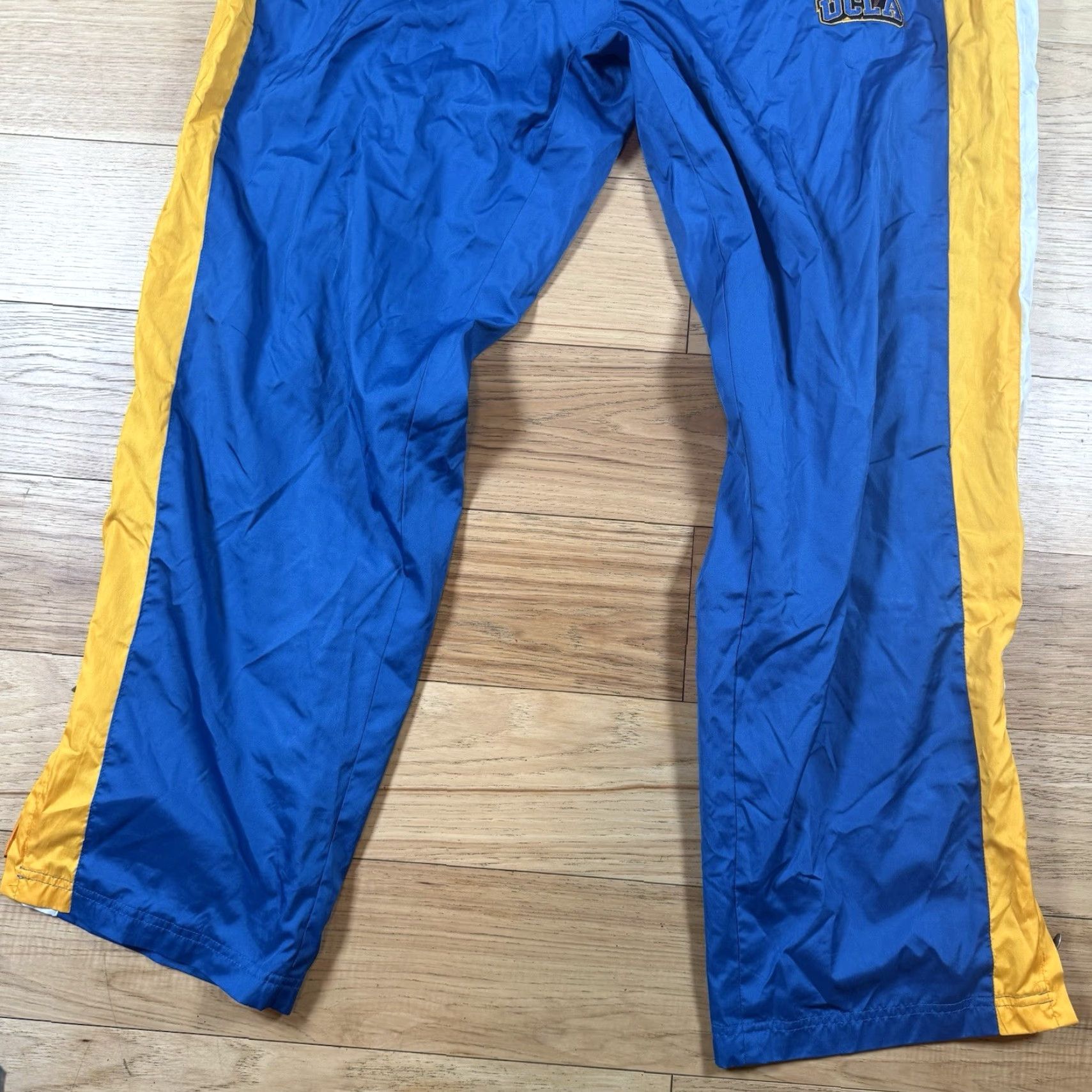 Vintage VINTAGE UCLA Bruins Track Pants Blue M Bear Logo Zip Ankled Shiny Dazzle Pants Men Regular Size M Size US 31 - 3 Thumbnail